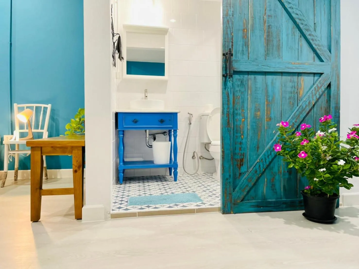 Grasshopper Bed and Cafe