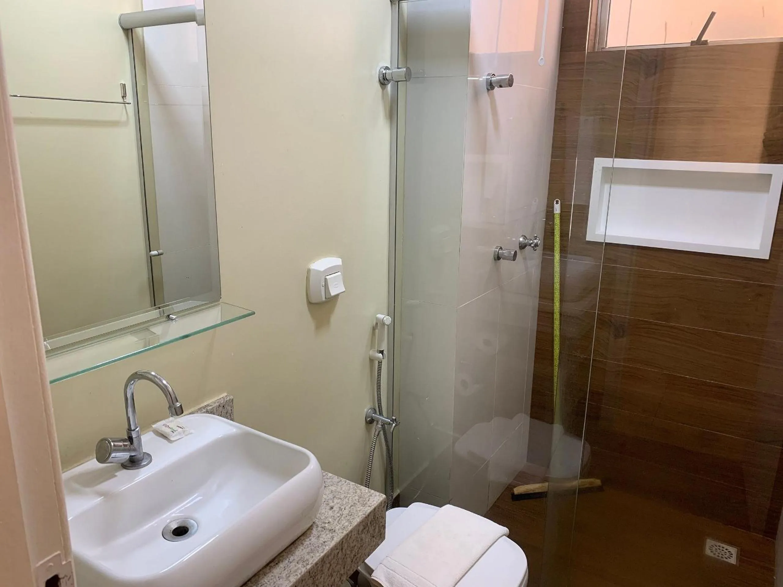 Bathroom in Hotel Toulon Caldas Novas