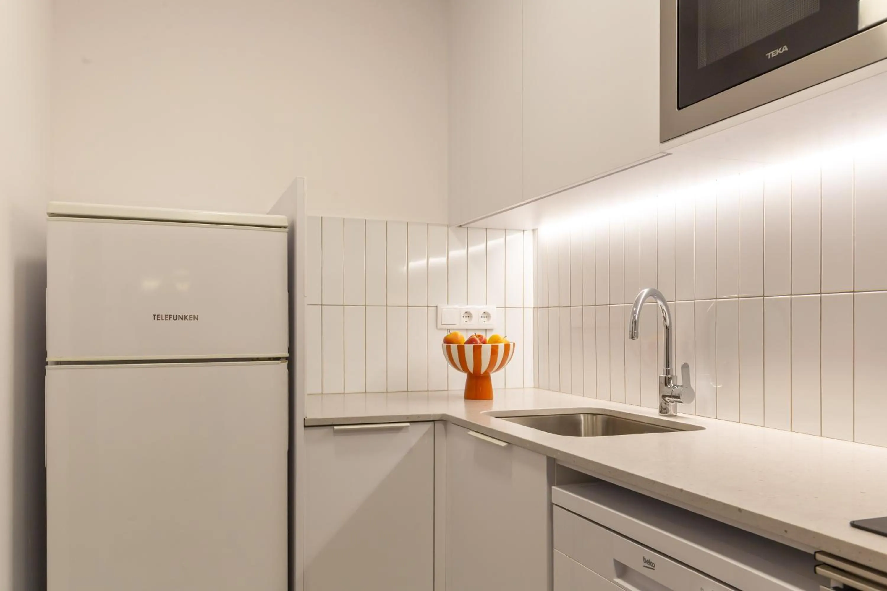 Kitchen or kitchenette in Picasso Suites