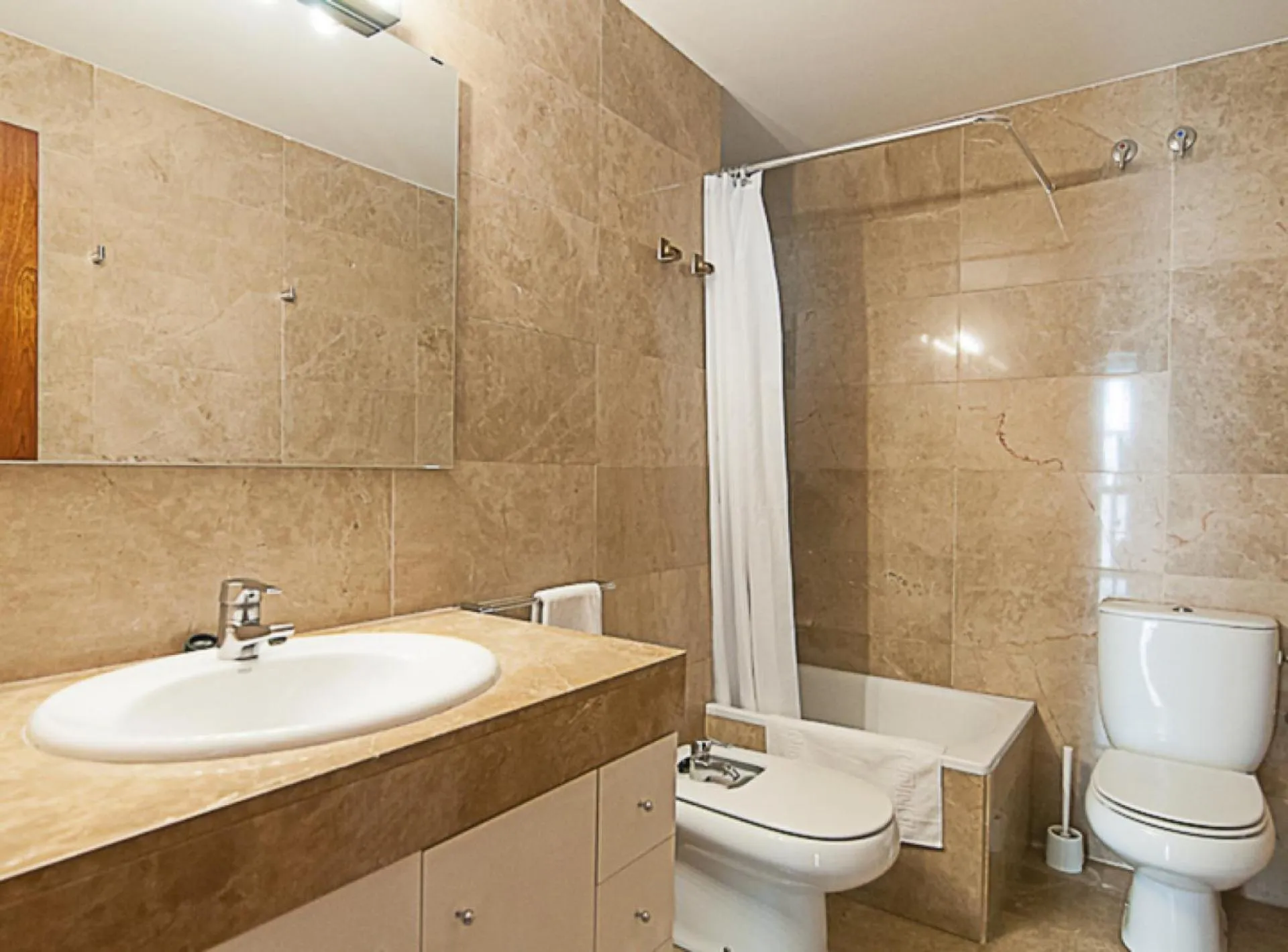 Toilet in Picasso Suites