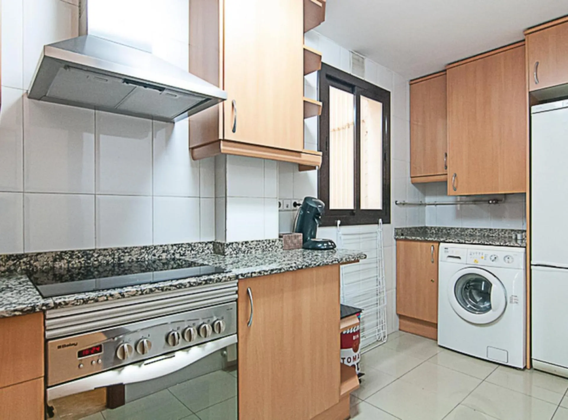 Kitchen or kitchenette in Picasso Suites