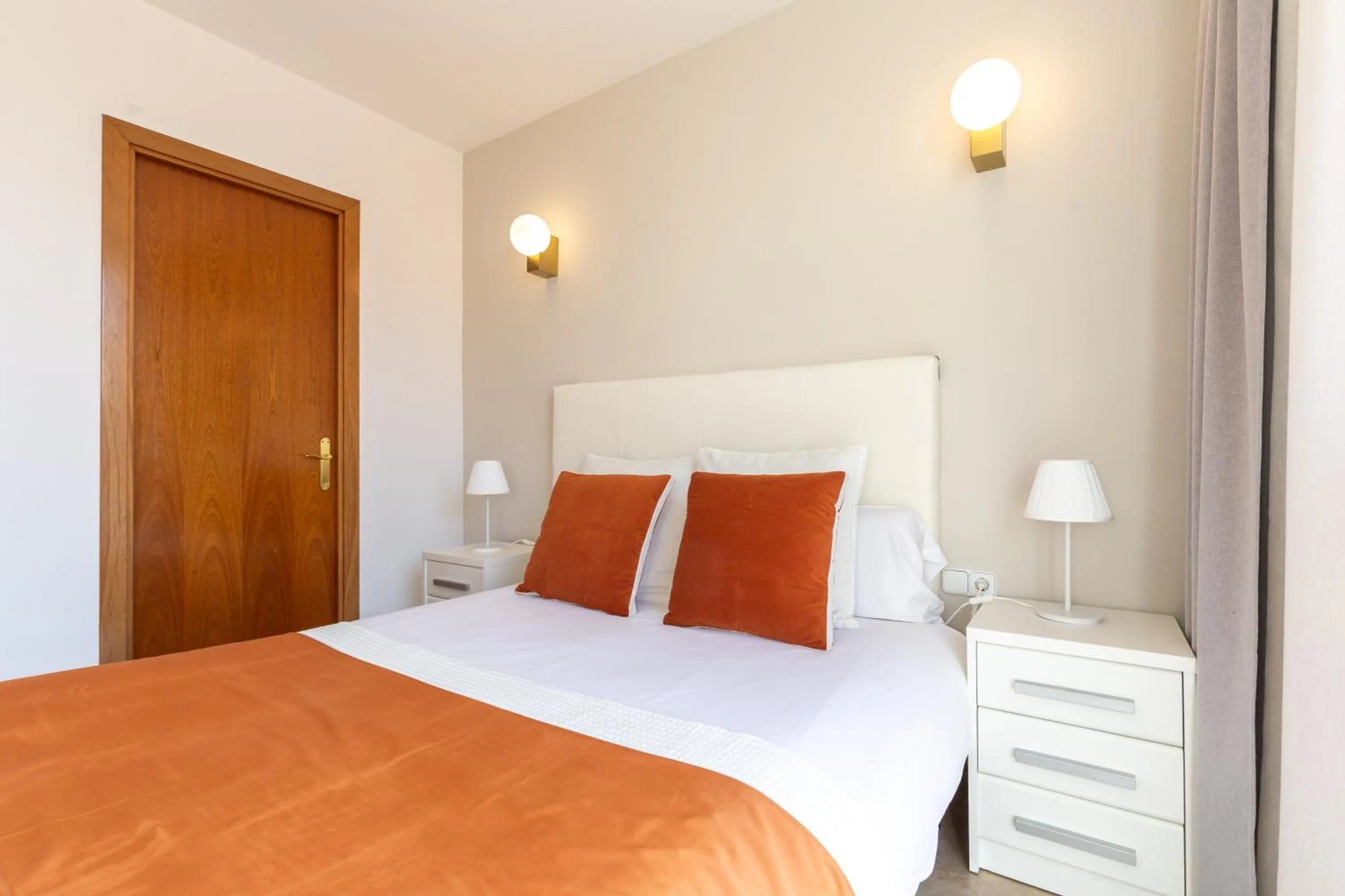 Bedroom, Bed in Picasso Suites