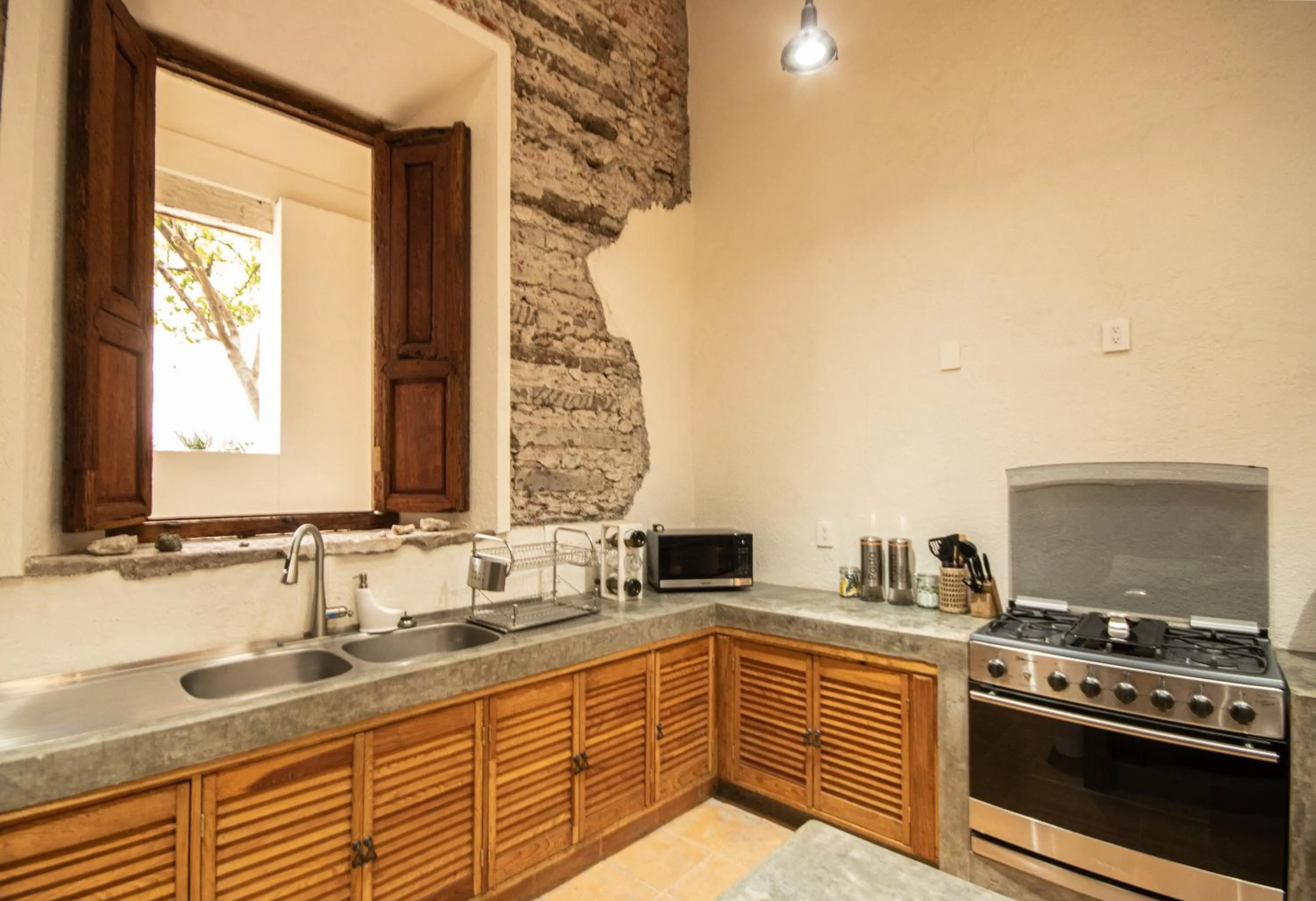 Kitchen or kitchenette in Orchid House San Miguel de Allende