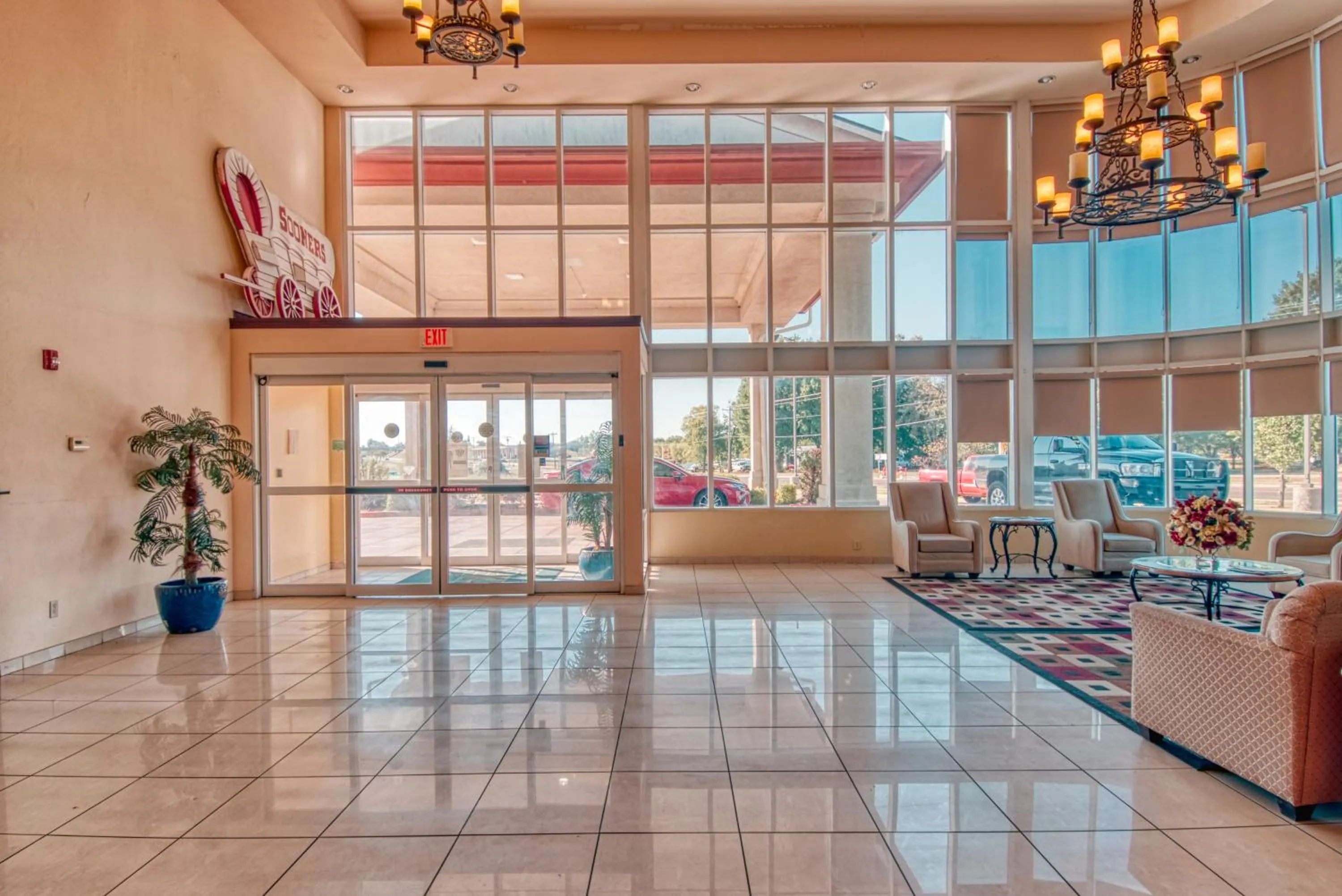 Living room in Express inn & suites