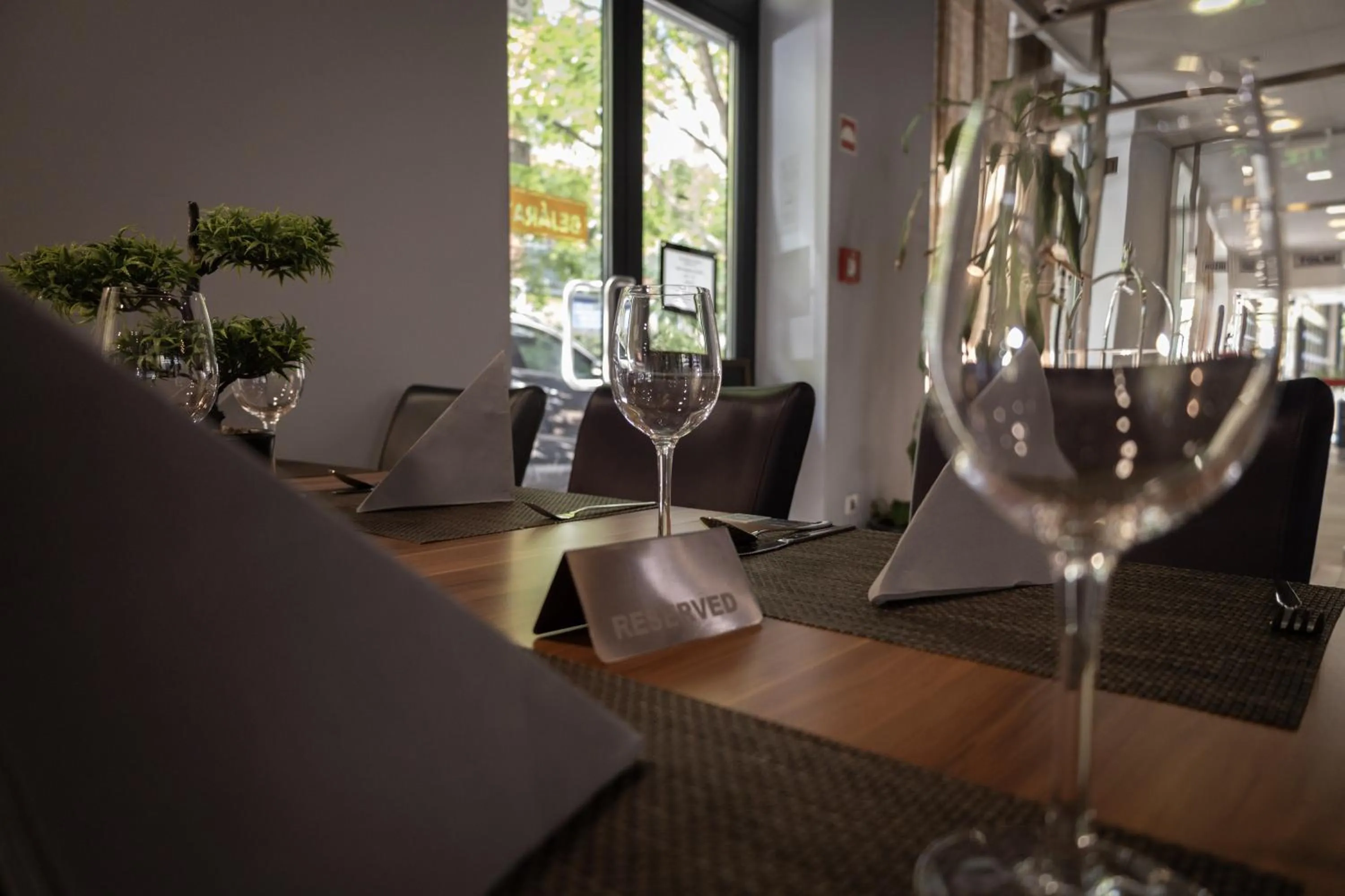 Restaurant/places to eat in Hotel Regnum Residence