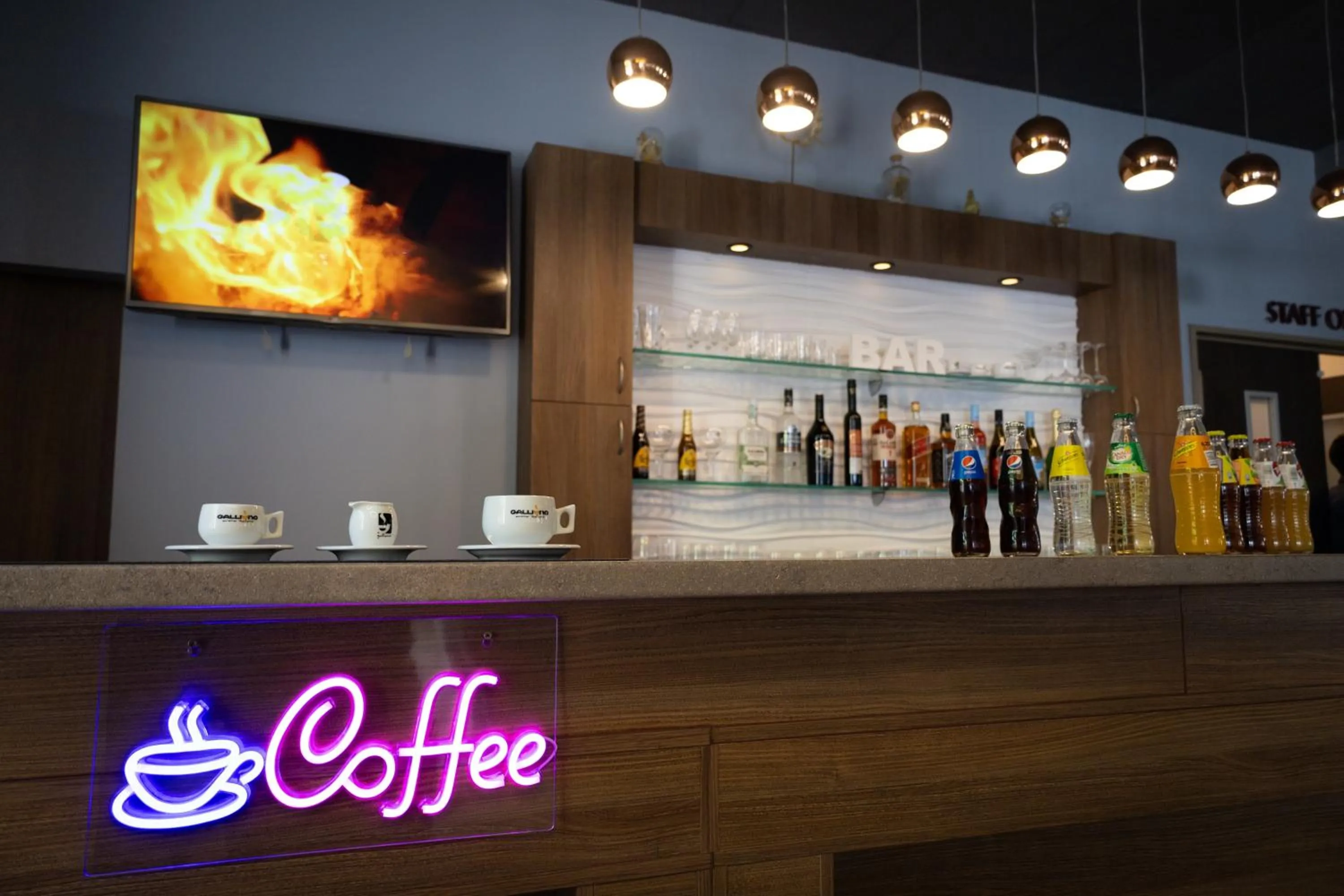 Restaurant/places to eat in Hotel Regnum Residence