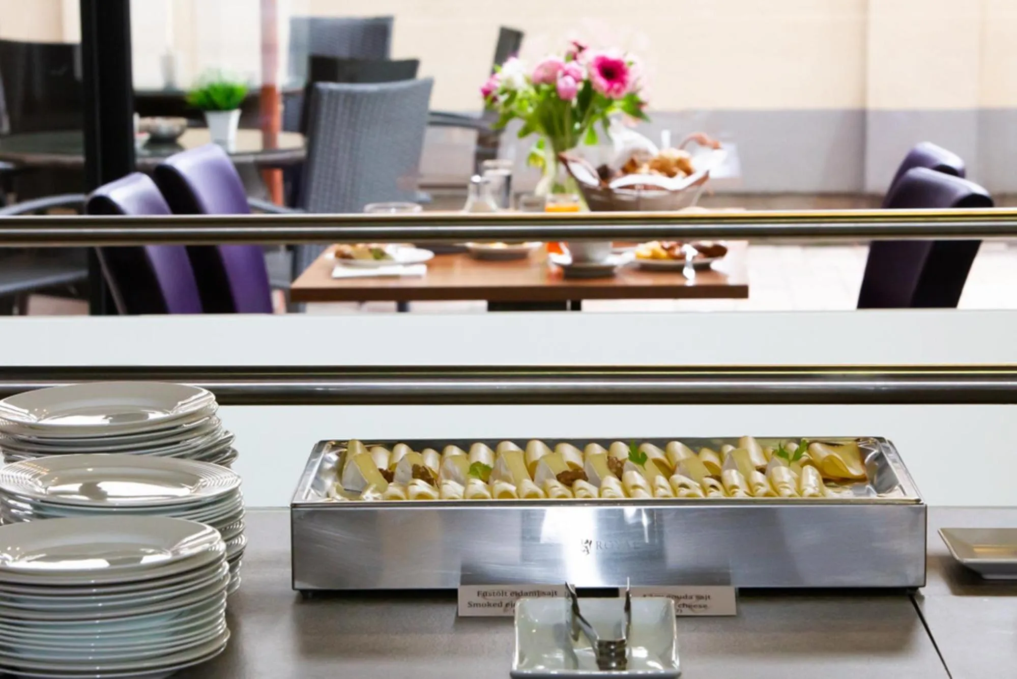 Restaurant/places to eat in Hotel Regnum Residence