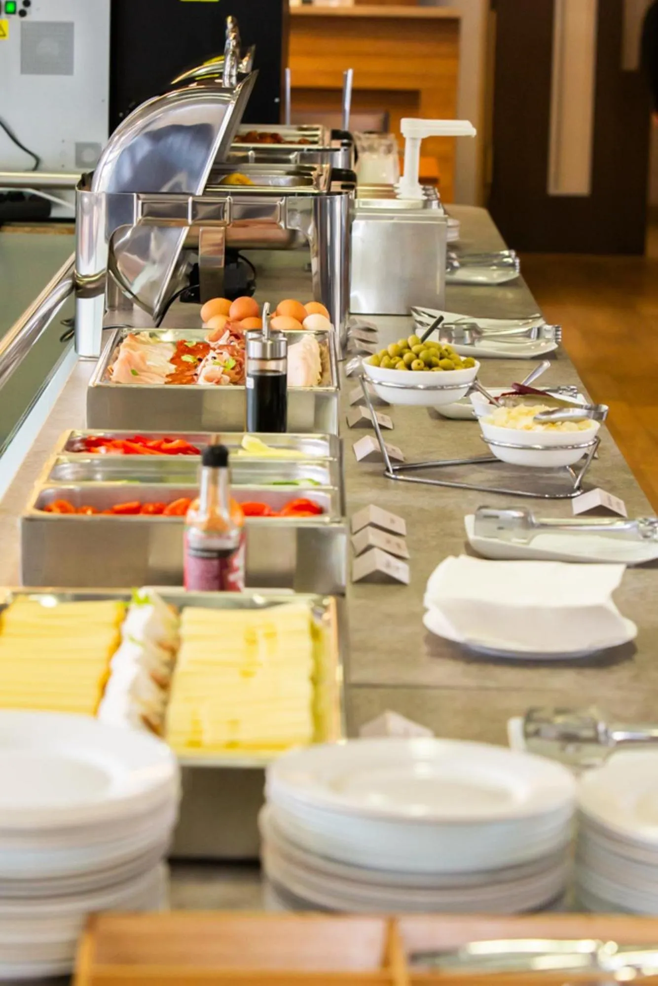 Restaurant/places to eat in Hotel Regnum Residence