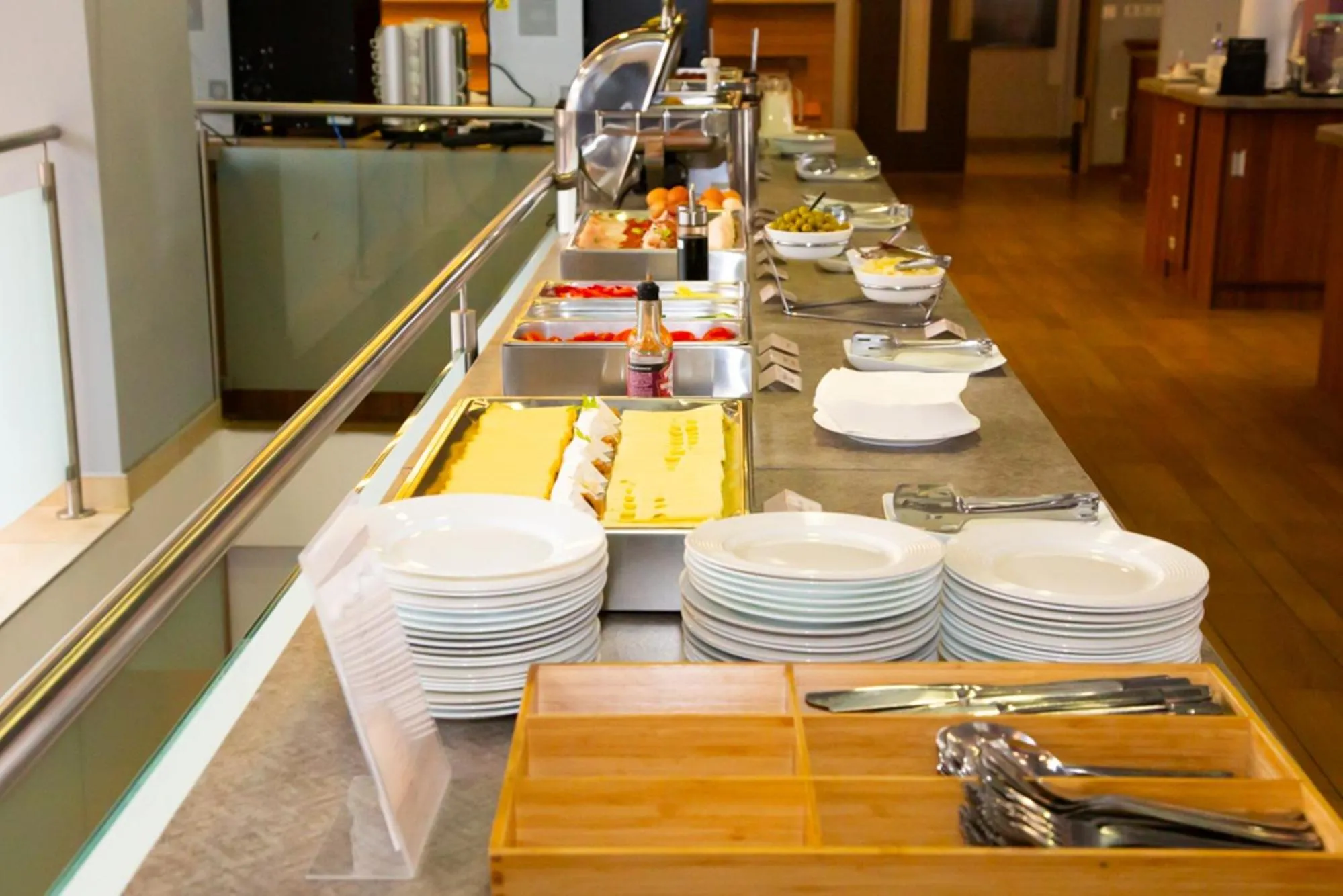 Restaurant/places to eat in Hotel Regnum Residence