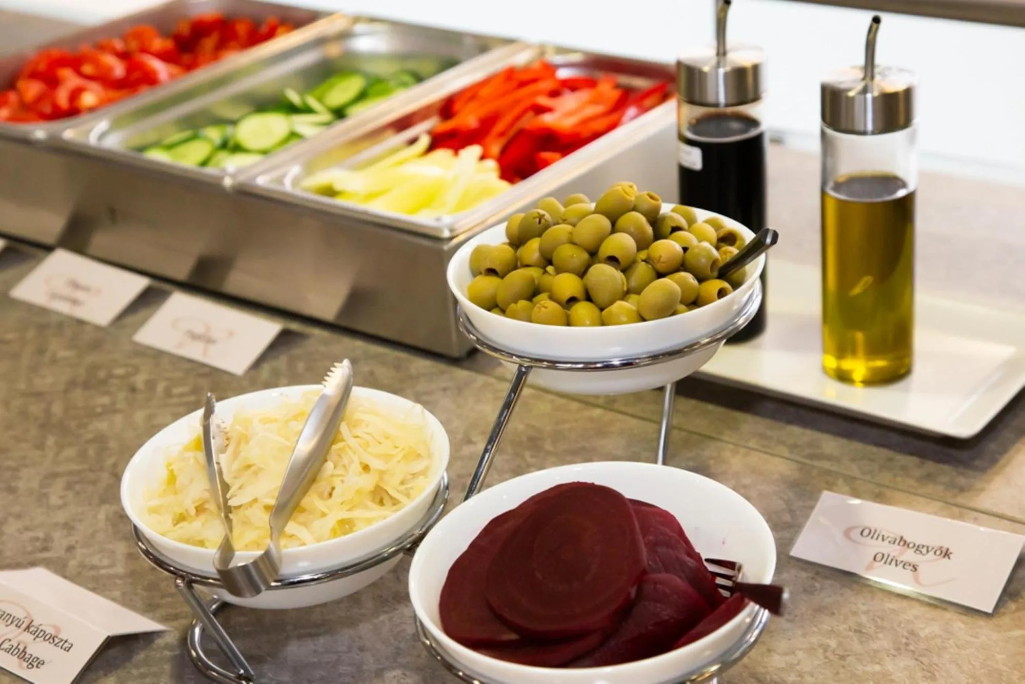 Restaurant/places to eat in Hotel Regnum Residence