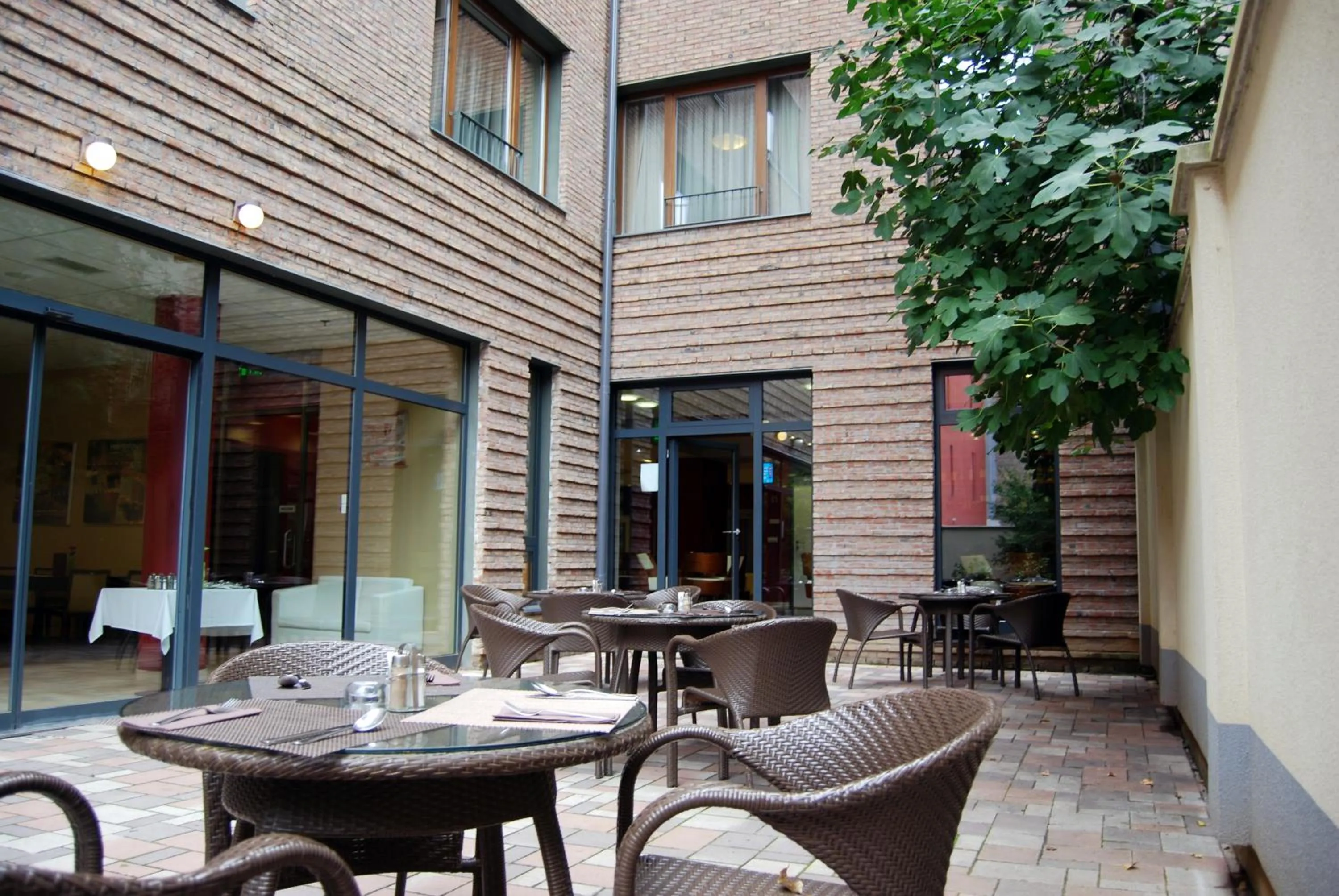 Patio in Hotel Regnum Residence
