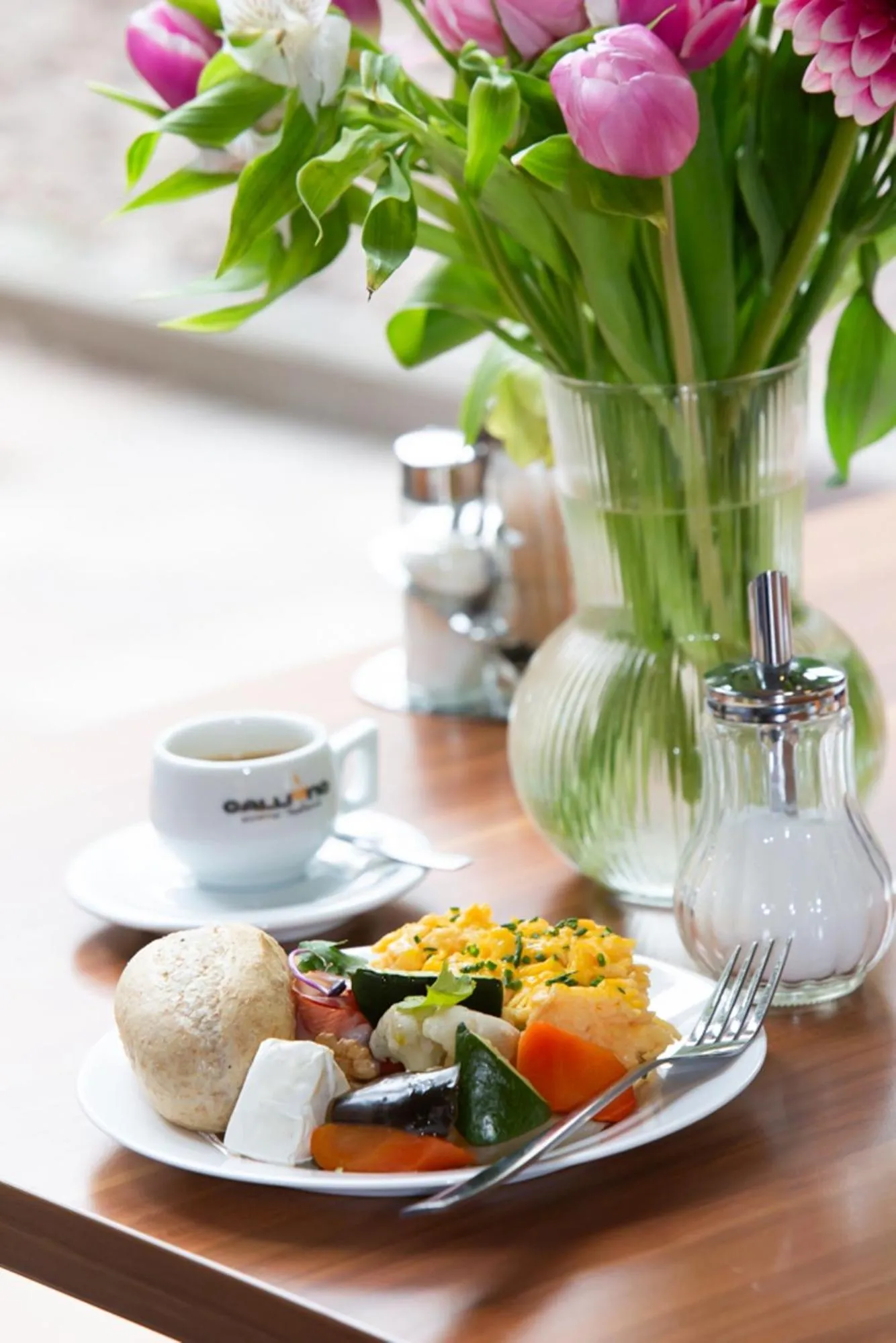 Restaurant/places to eat in Hotel Regnum Residence