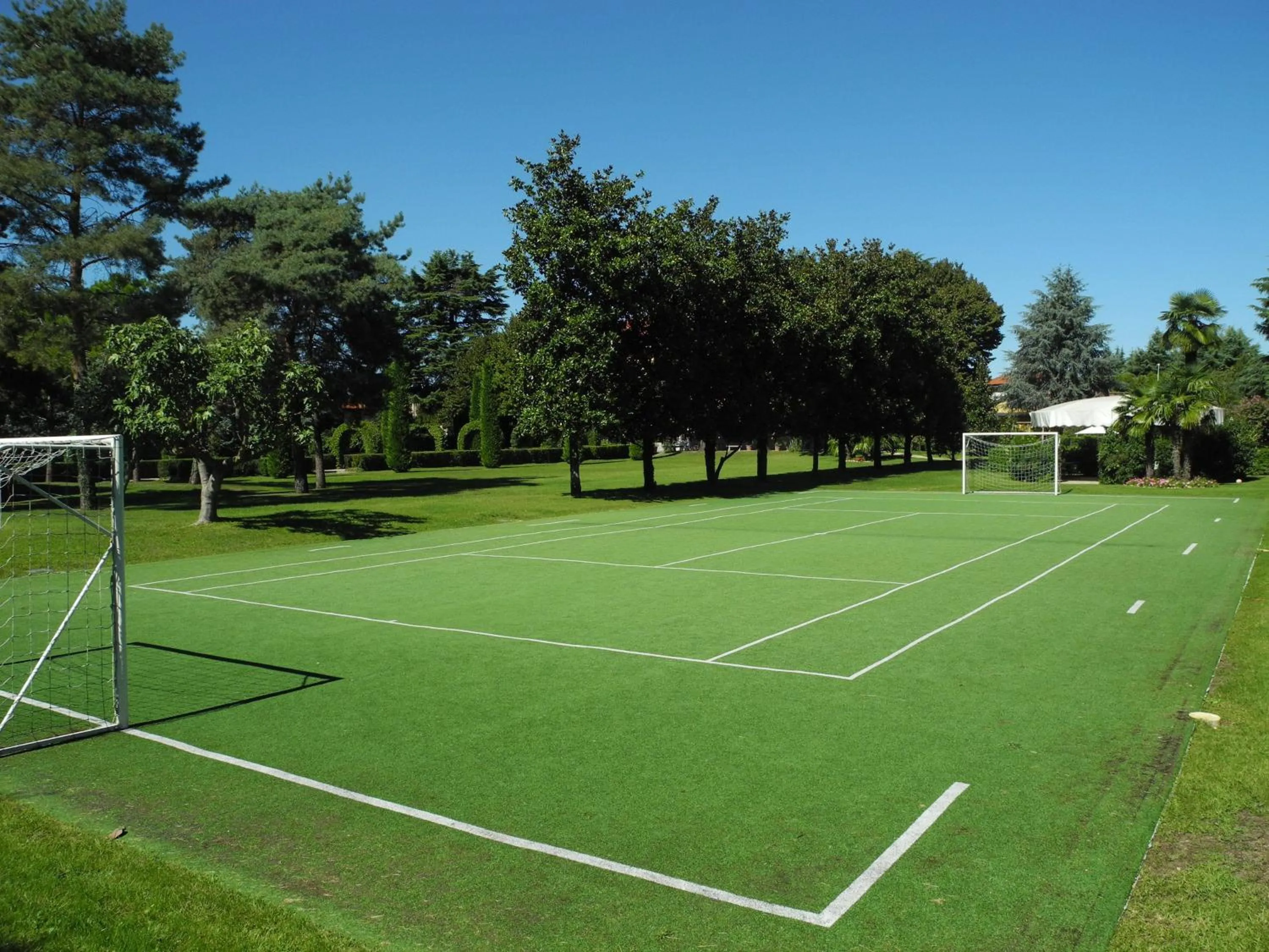 Tennis court in Villa Verganti Veronesi