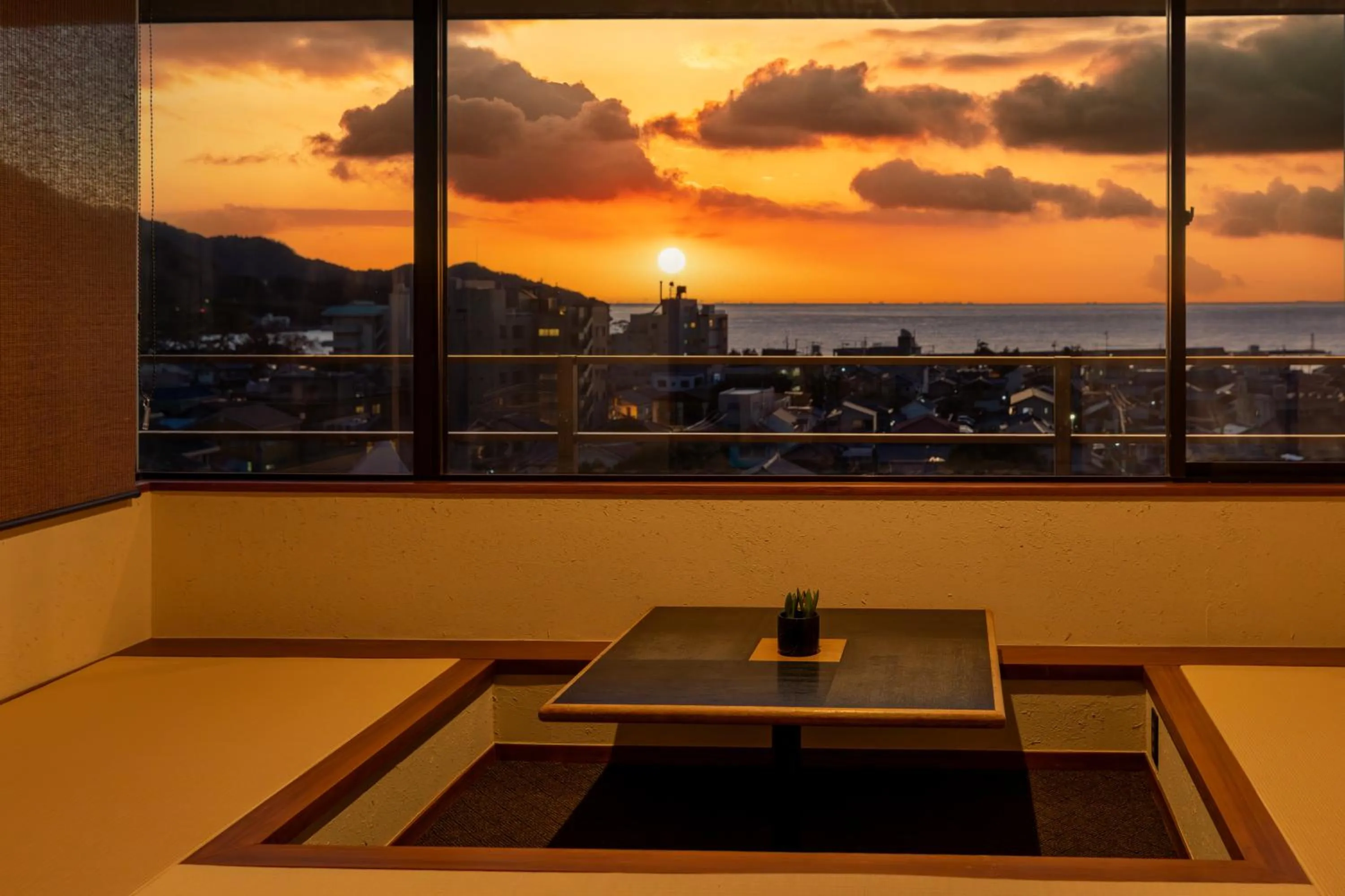 Sakahijiri gyokushoen