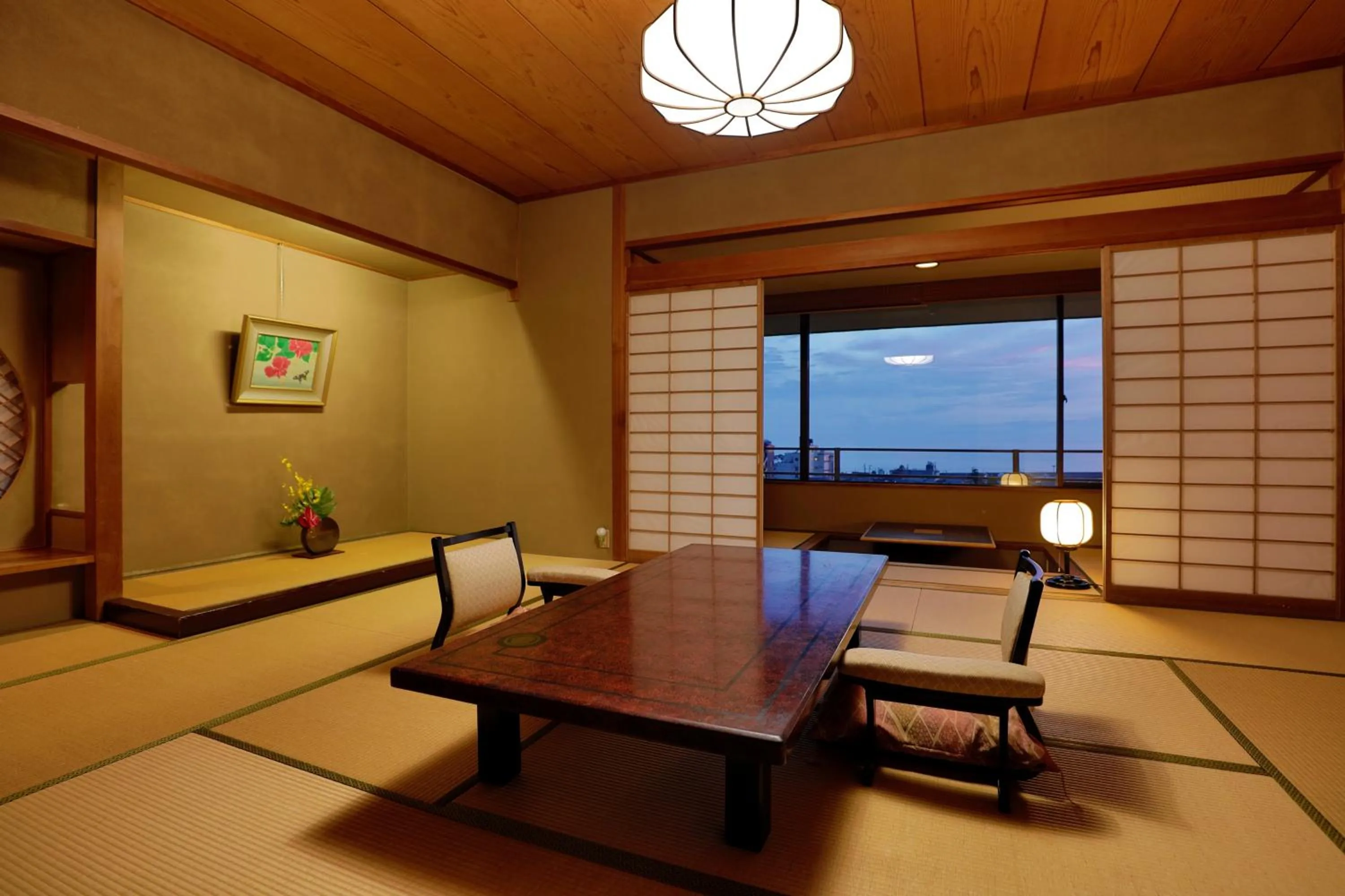 Photo of the whole room in Sakahijiri gyokushoen