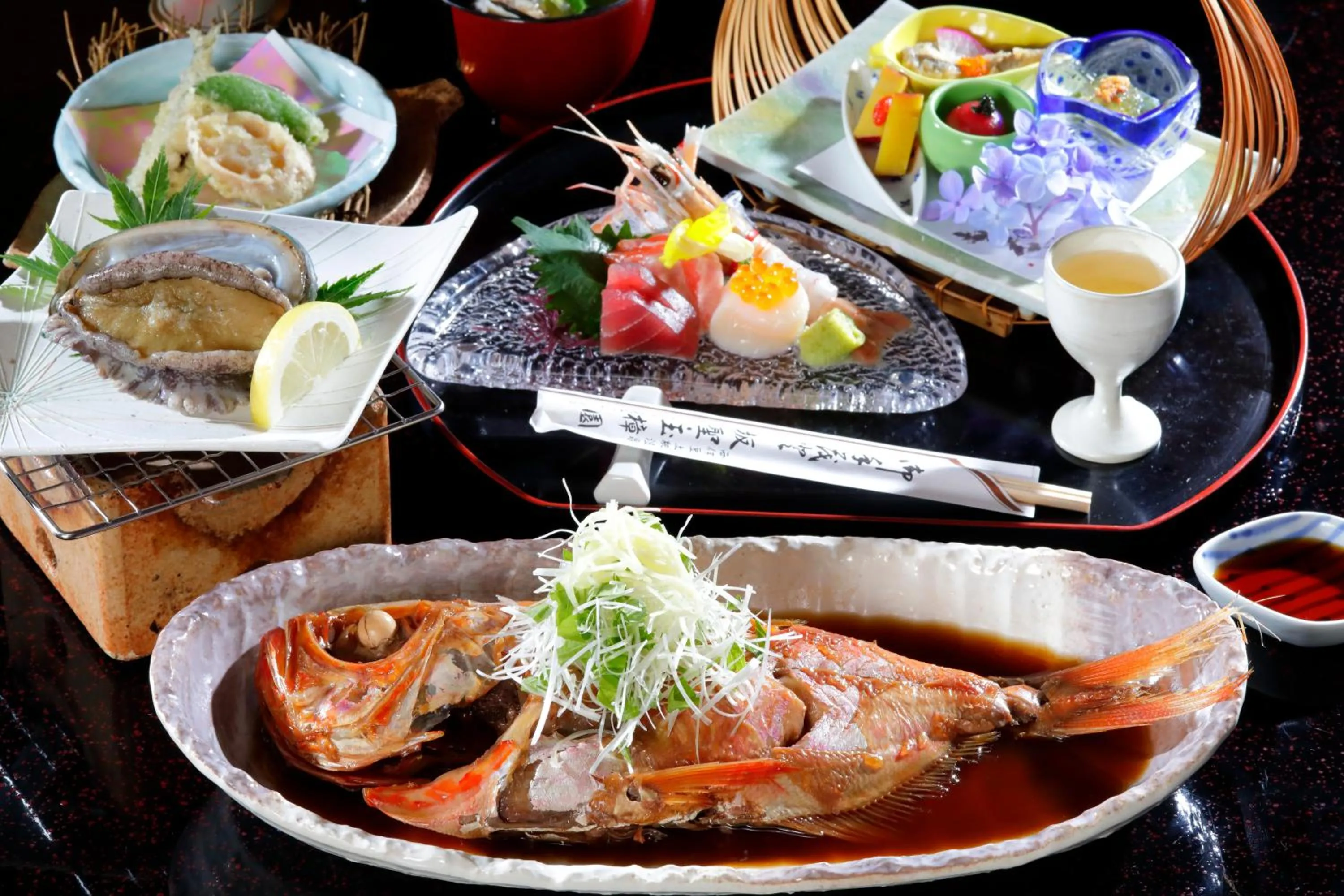 Dinner in Sakahijiri gyokushoen