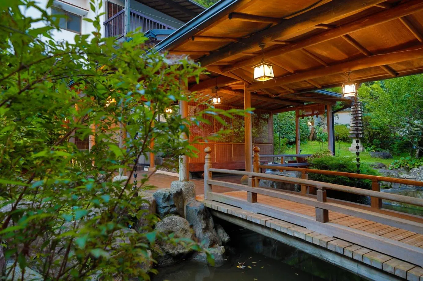 Garden in Sakahijiri gyokushoen