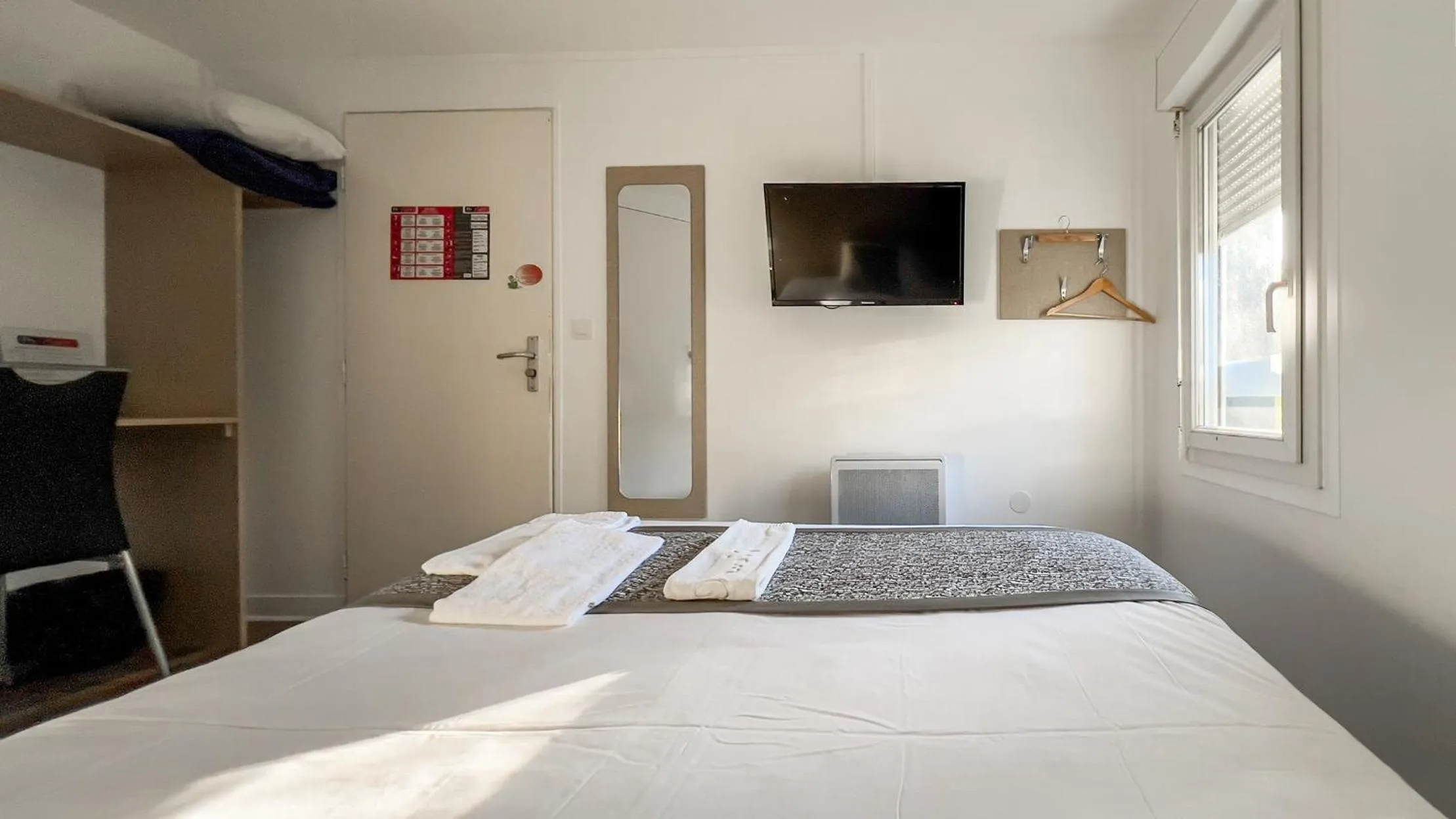 Bed in Fasthotel Le Mans Nord FH CONFORT