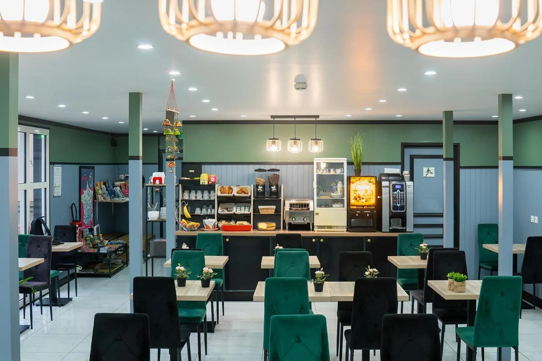 Lounge or bar in Fasthotel Le Mans Nord FH CONFORT