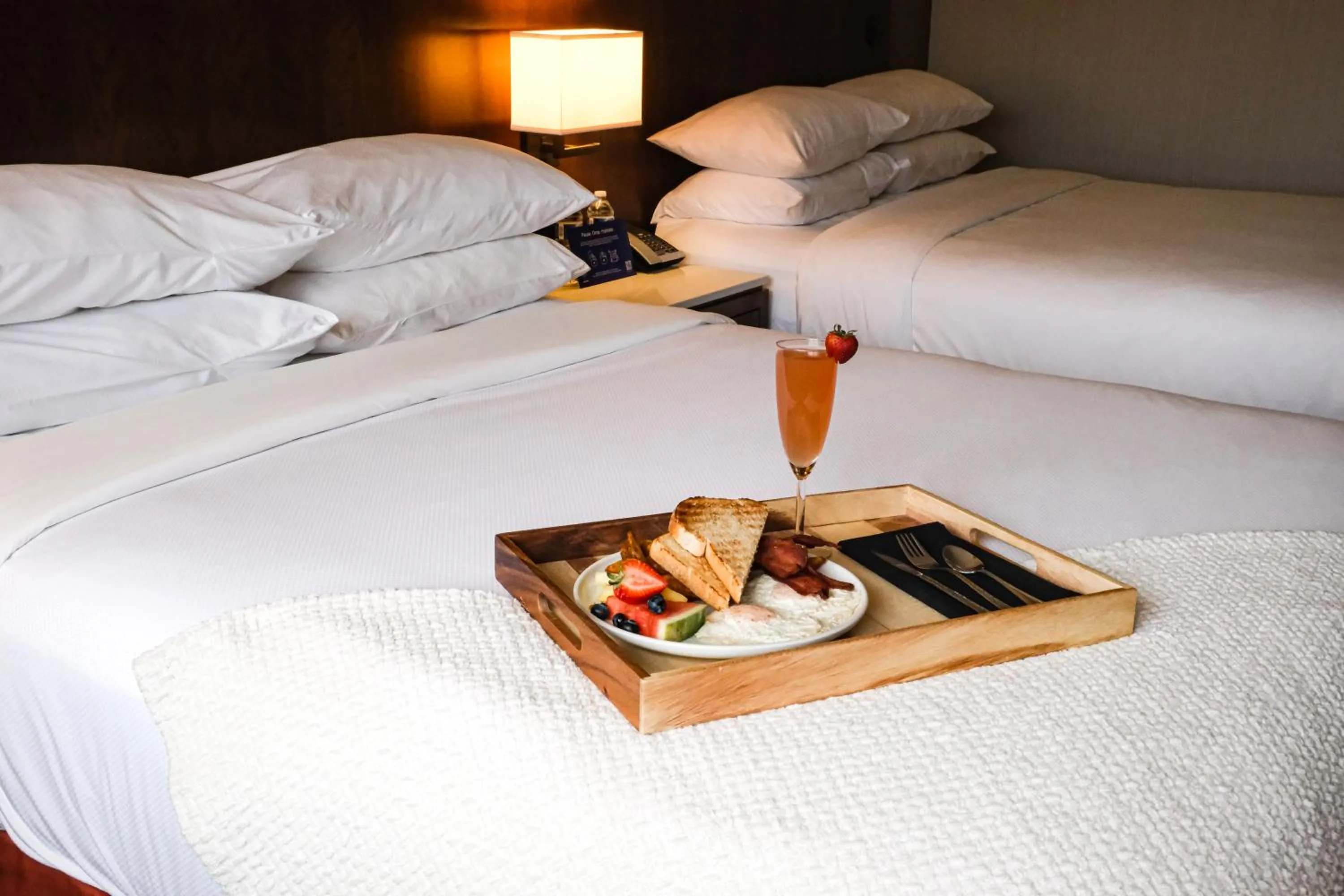 Breakfast, Bed in Delta Hotels by Marriott Calgary South