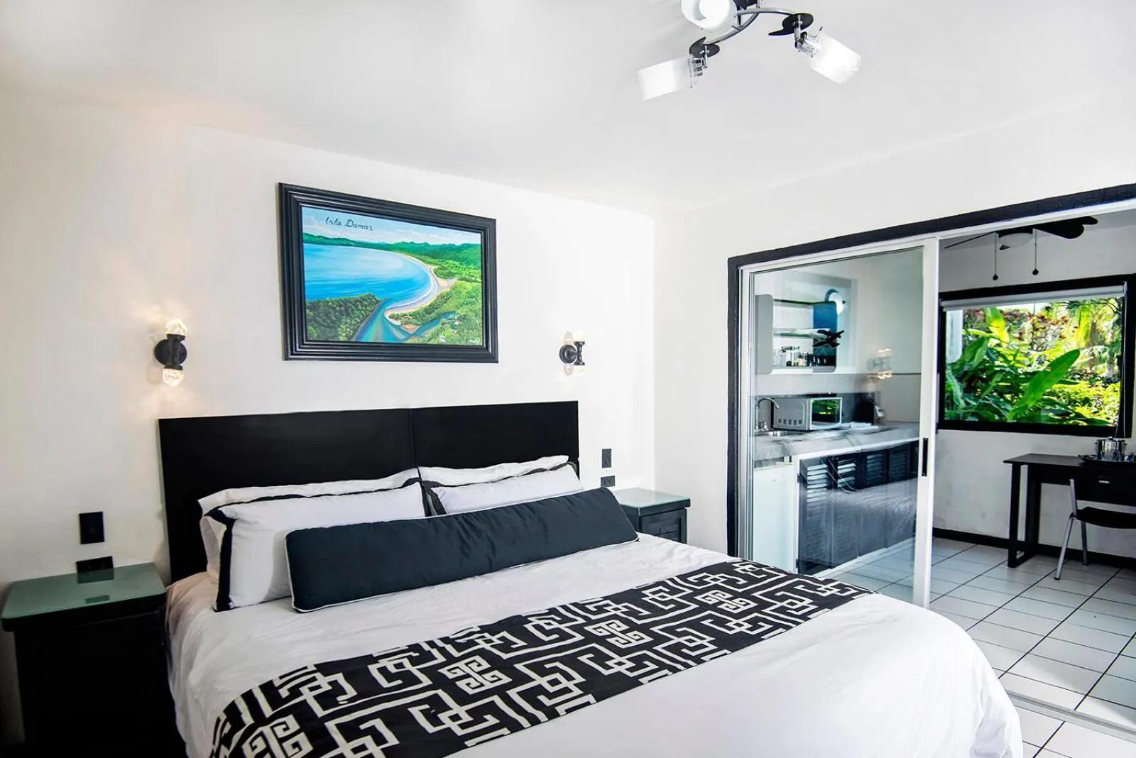 Bed in Villa Roca Boutique Resort & Suites - ADULT ONLY