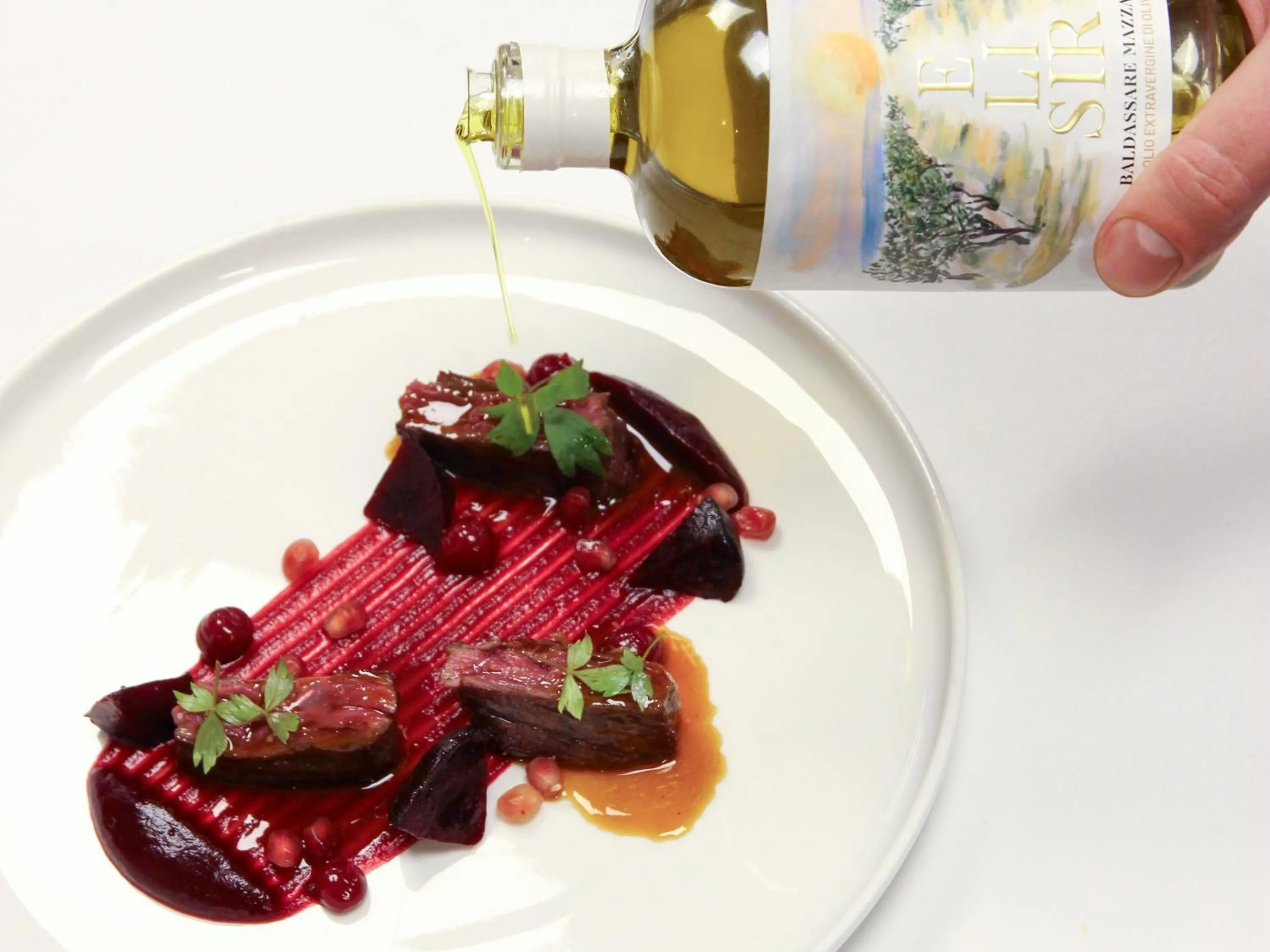 Restaurant/places to eat in Hôtel Vernet Champs Elysées Paris