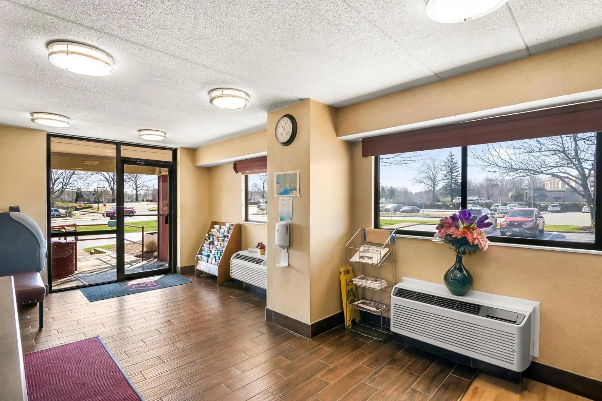 Lobby or reception in Red Roof Inn Enfield