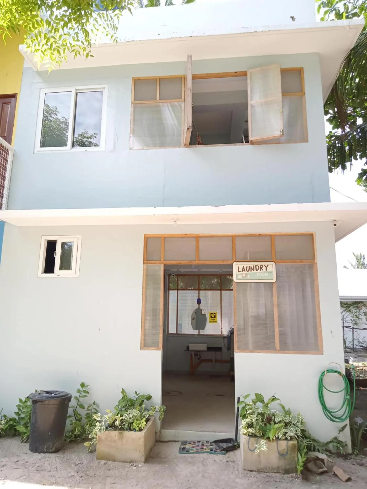 Shower in In Dai Aquasports and Beach Resort