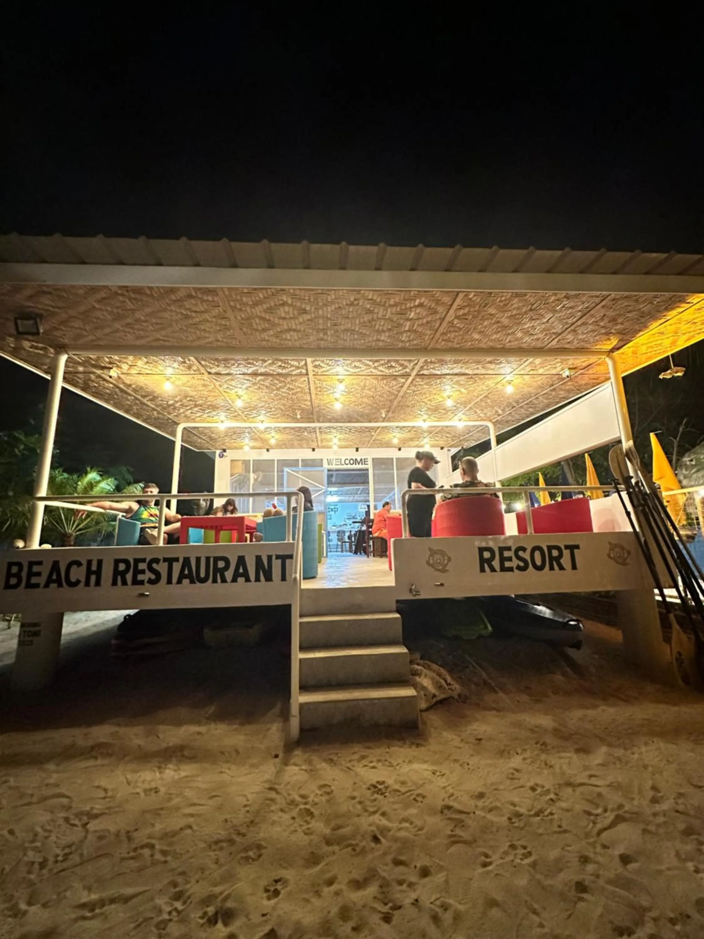 Restaurant/places to eat in In Dai Aquasports and Beach Resort
