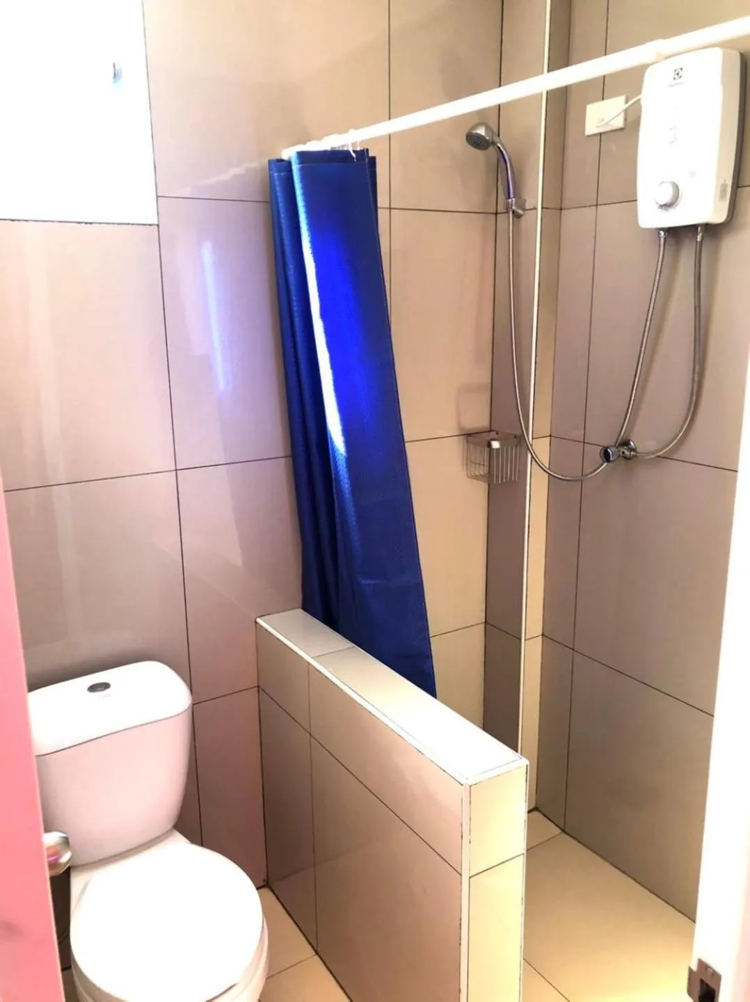 Bathroom in In Dai Aquasports and Beach Resort