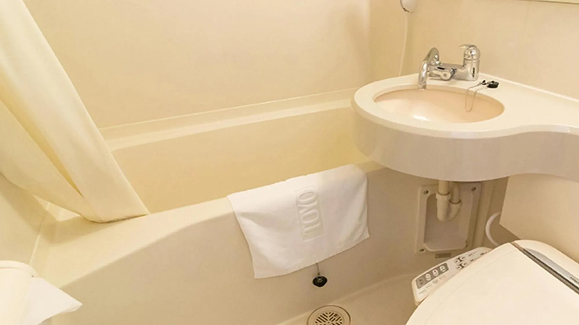 Bathroom in Toyoko Inn Tokuyama-eki Shinkansen-guchi