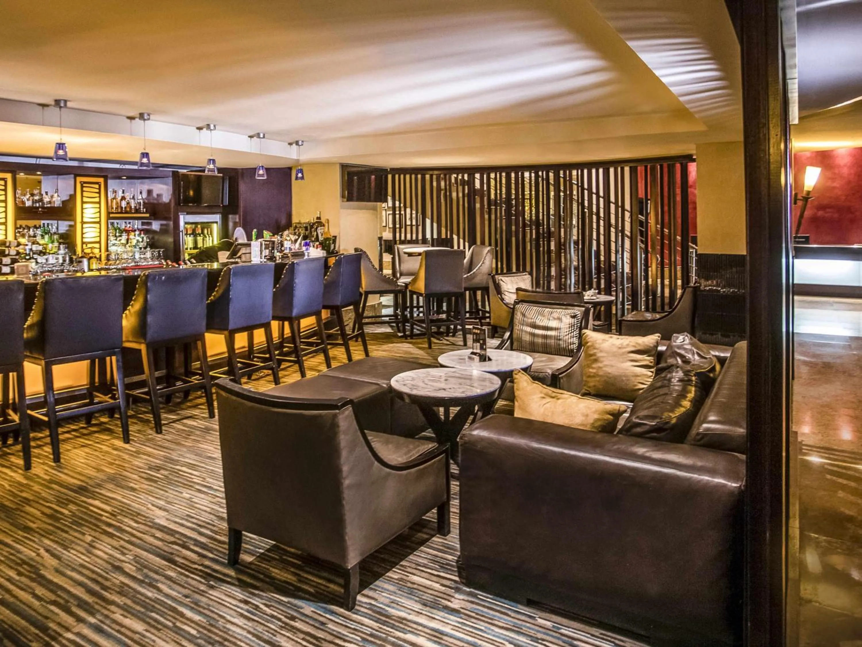 Lounge or bar in Mövenpick Hotel Ikoyi Lagos