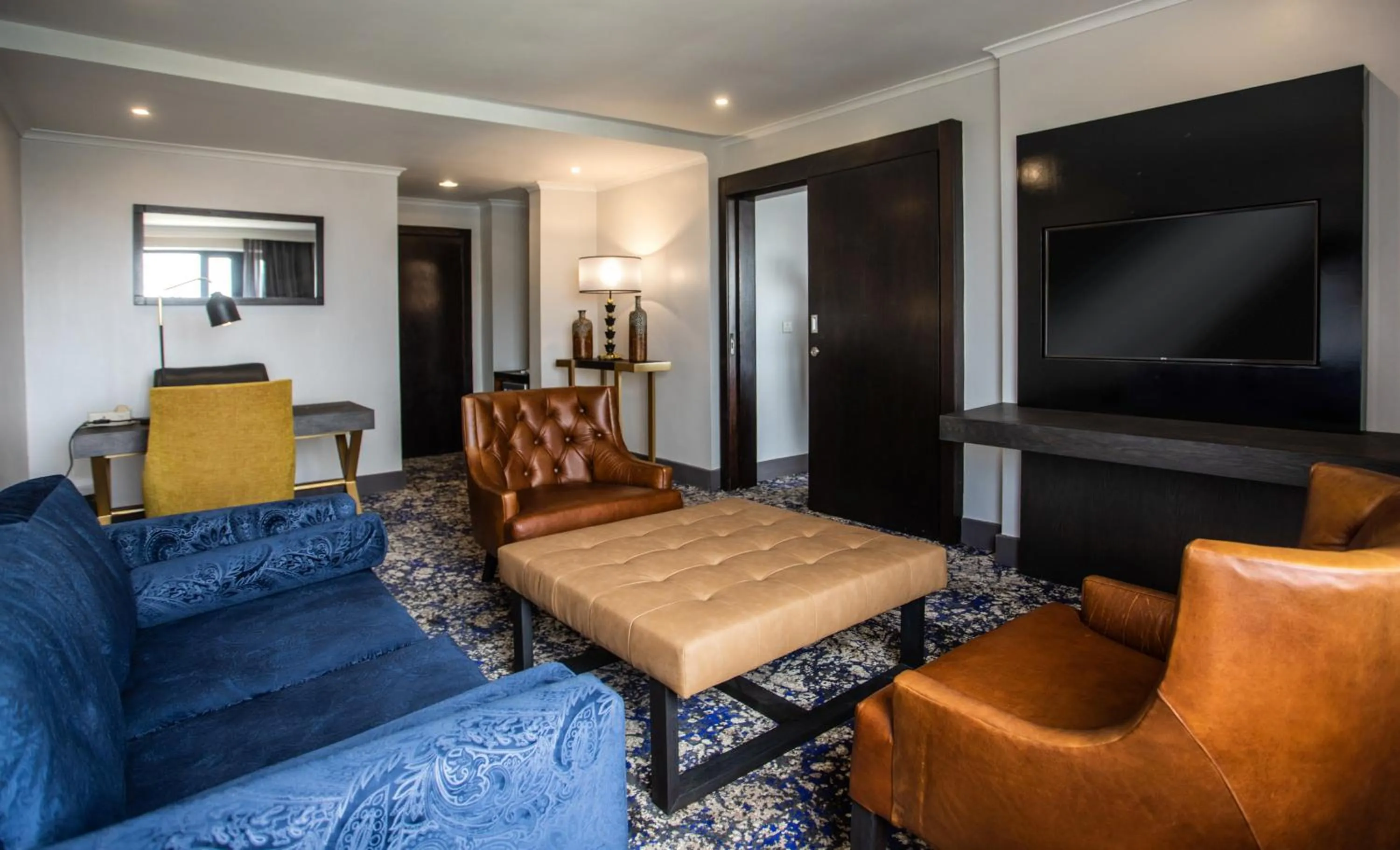 TV and multimedia in Mövenpick Hotel Ikoyi Lagos