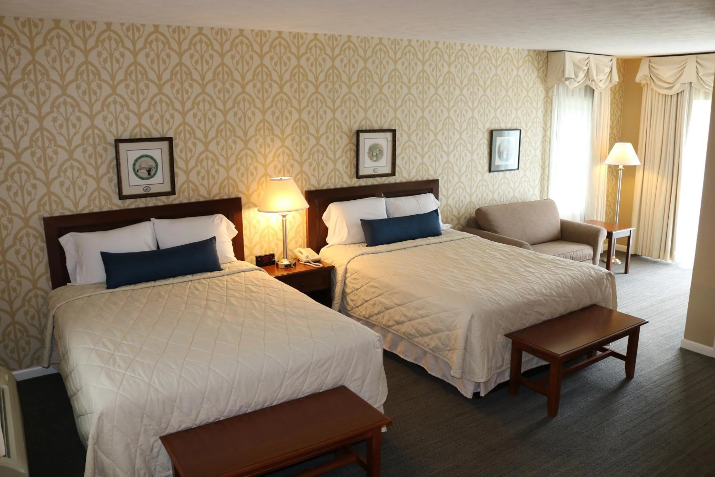 Photo of the whole room, Bed in The Village Inn