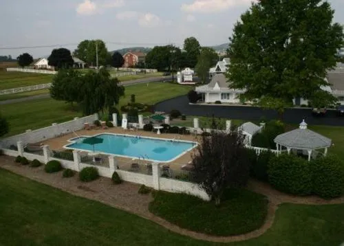 Swimming pool in The Village Inn
