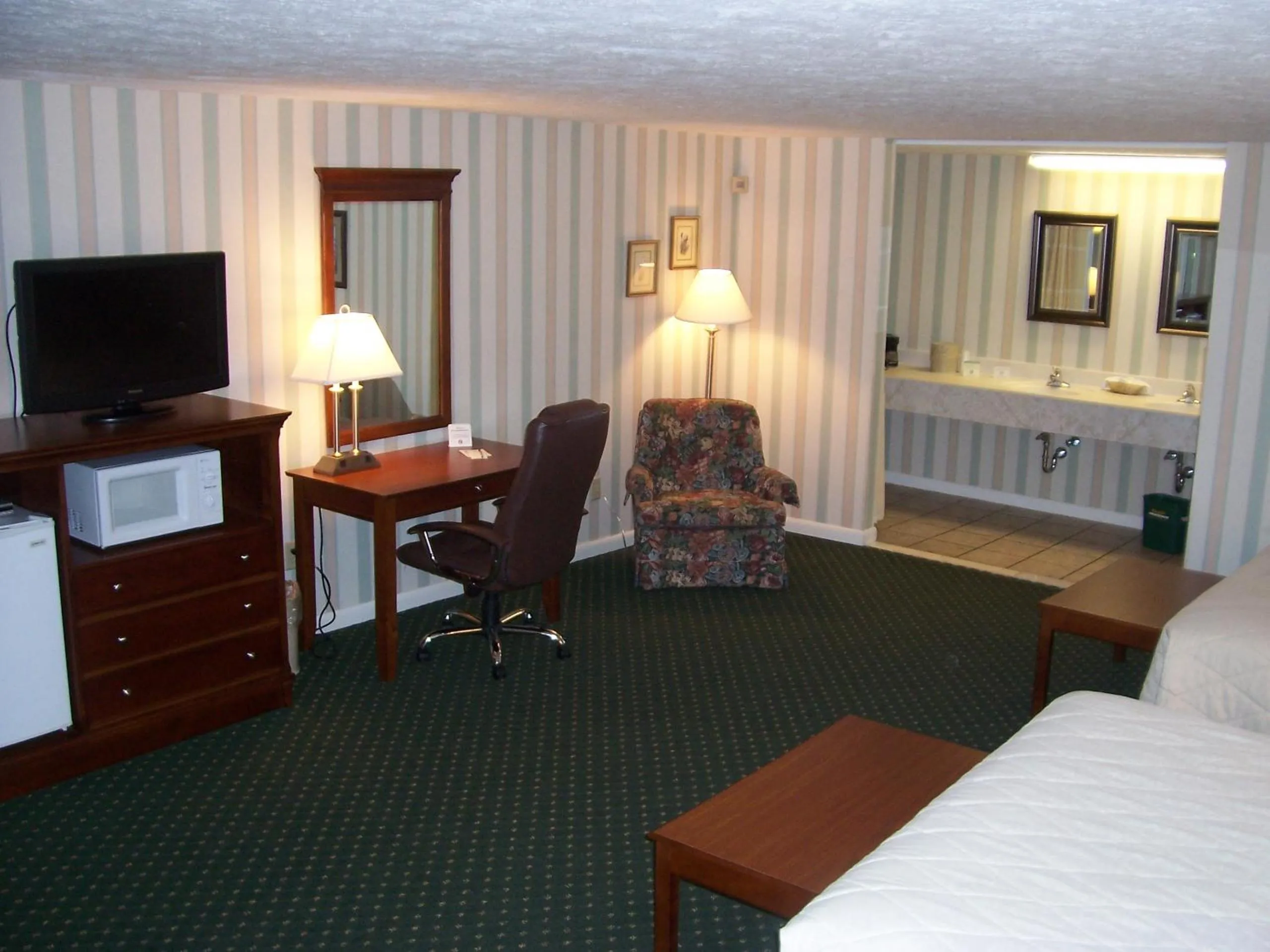 Bed in The Village Inn