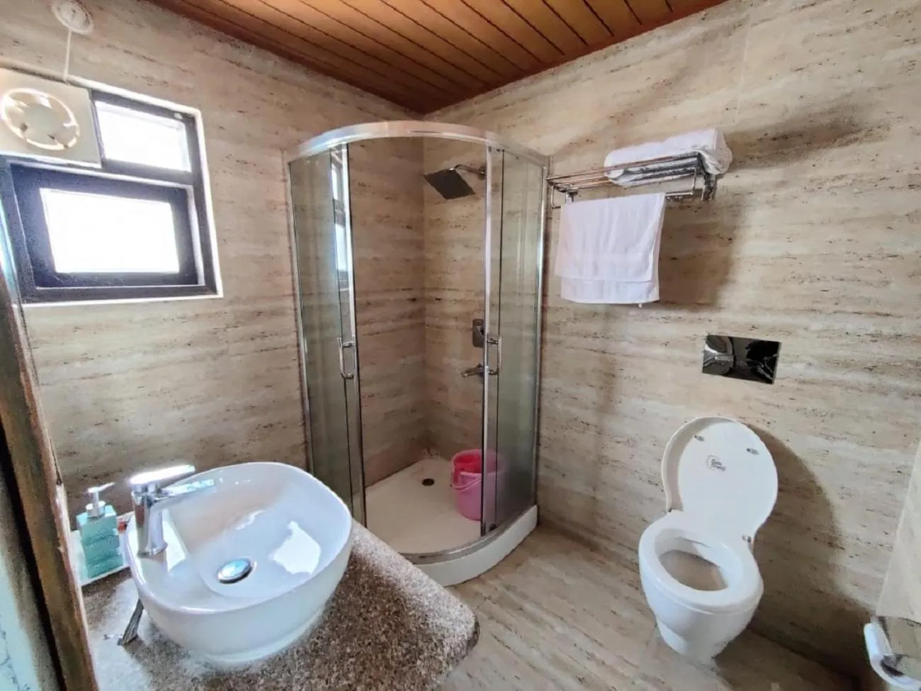 Bathroom in Boros Resorts Binsar
