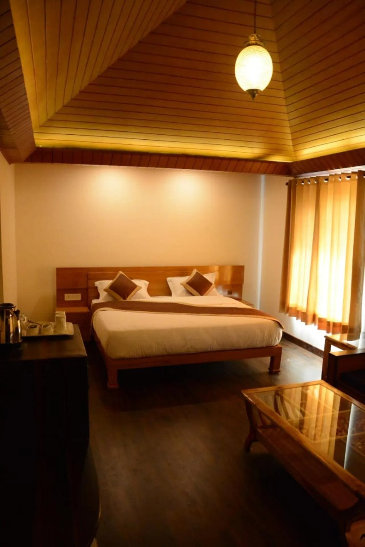 Family, Bed in Boros Resorts Binsar