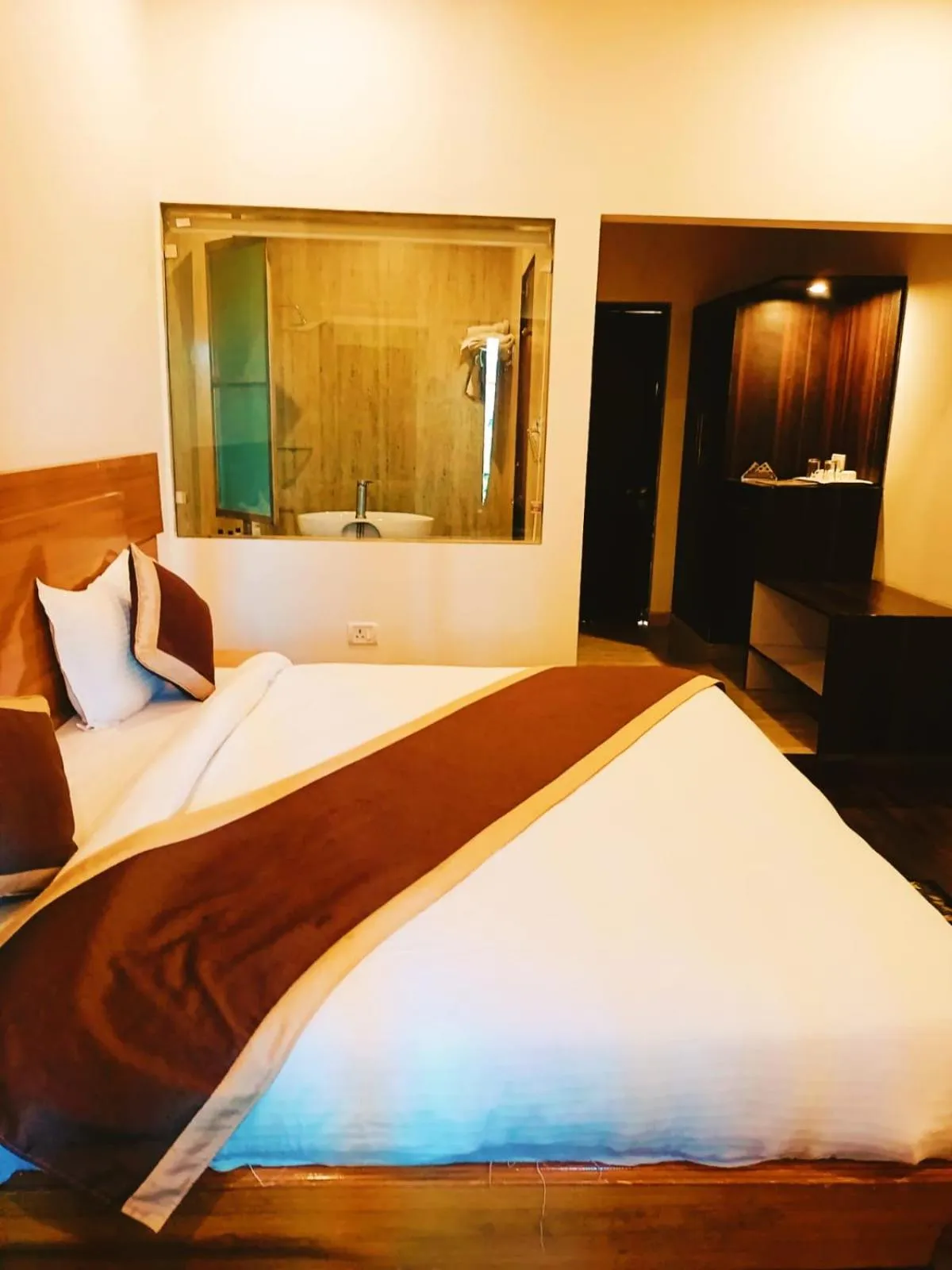 Photo of the whole room, Bed in Boros Resorts Binsar