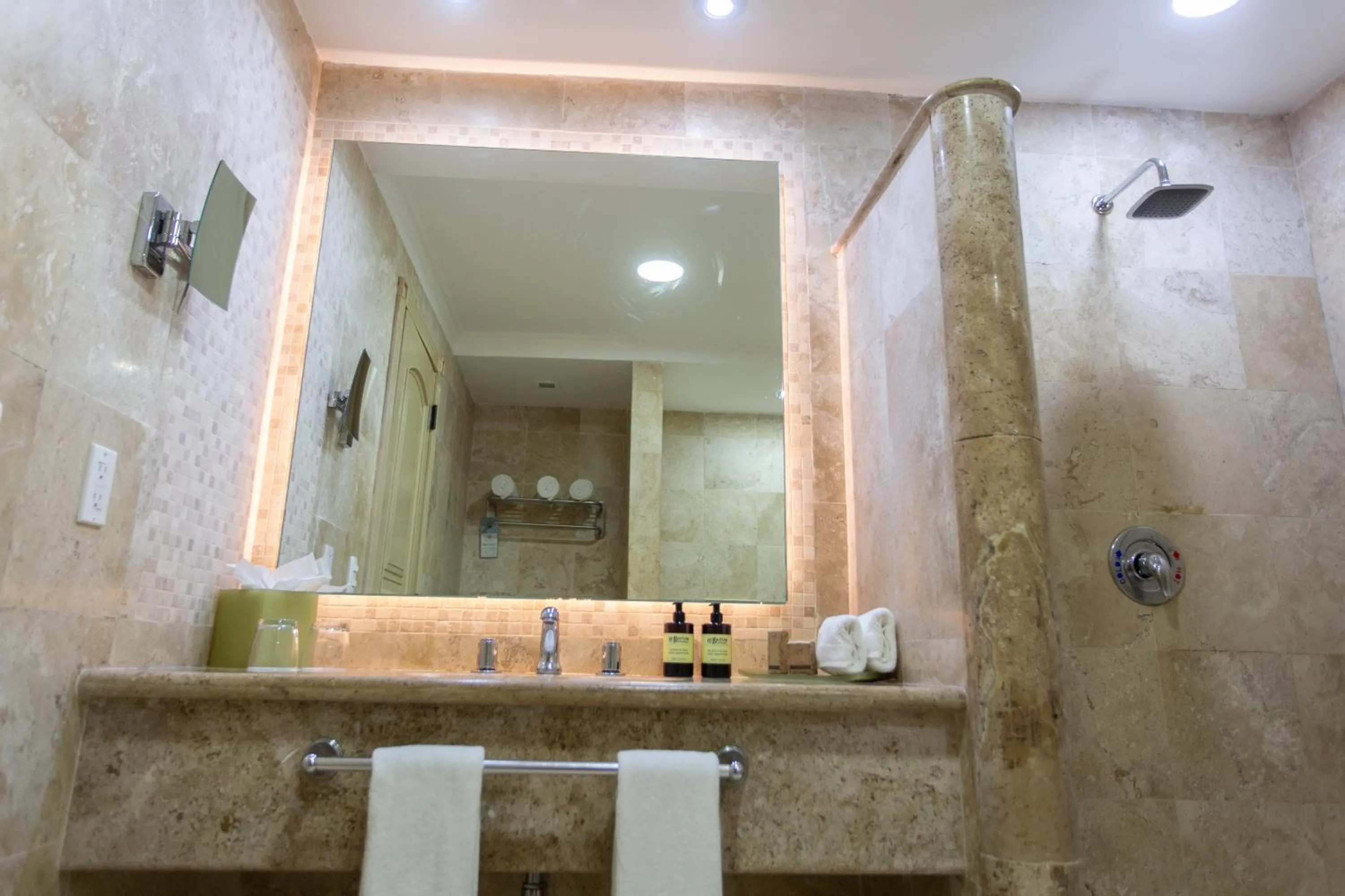 Bathroom in Sandos Cancún All Inclusive - Adults Only