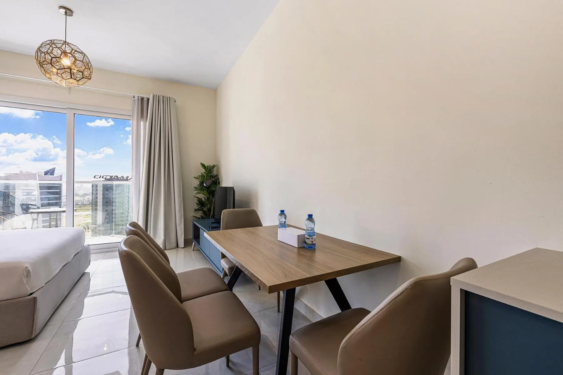 Unlock Metropolis Business Bay