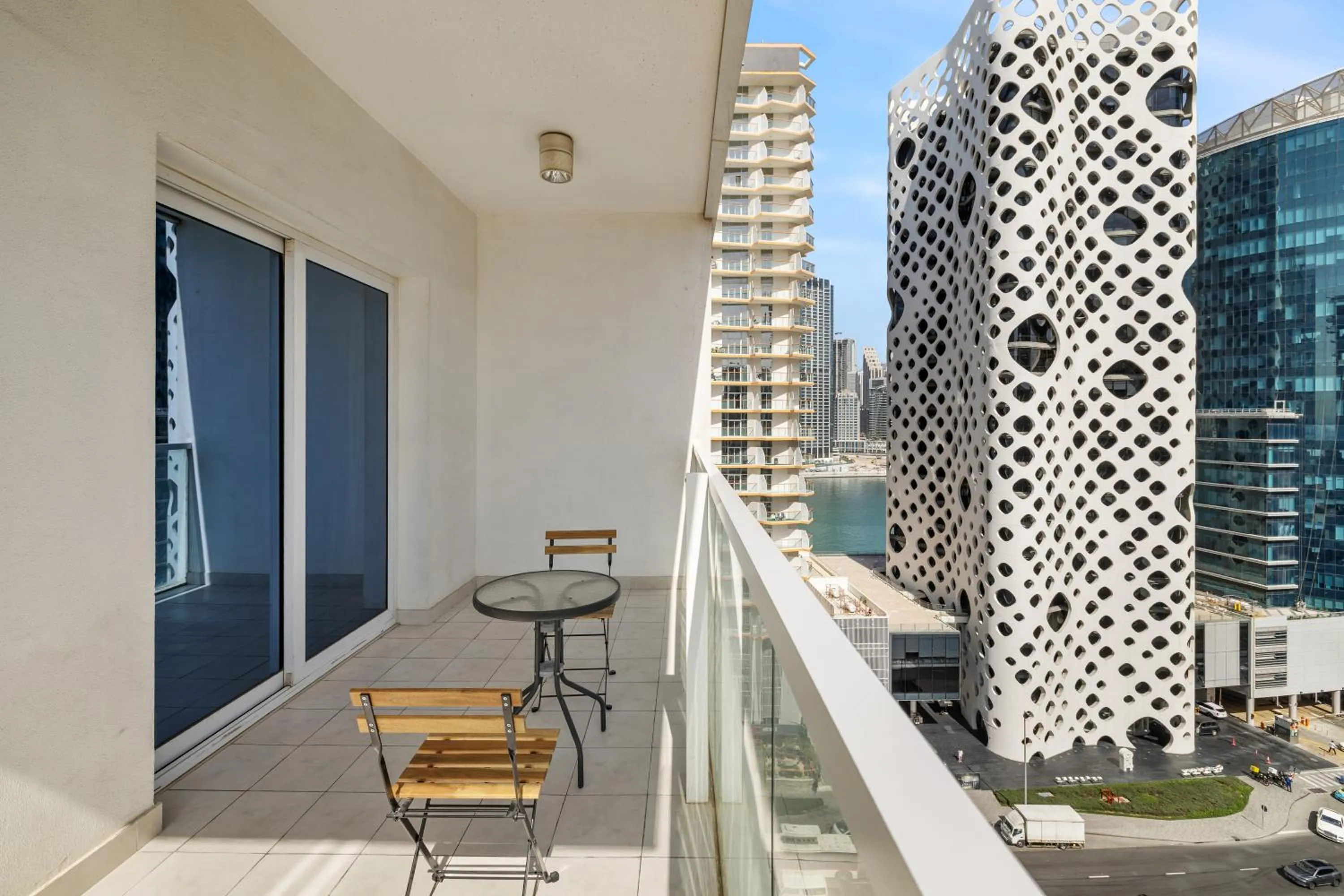 Unlock Metropolis Business Bay