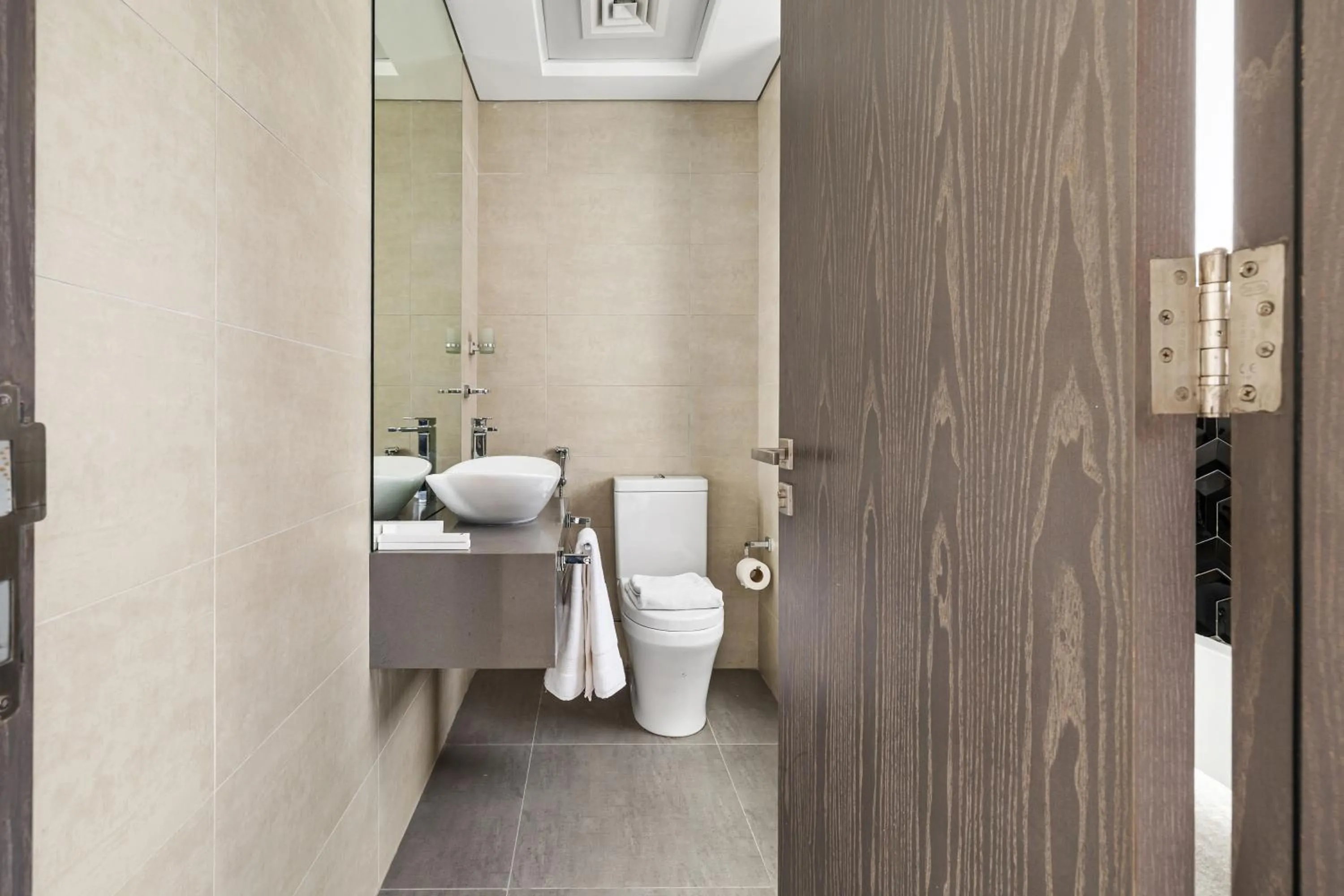 Unlock Metropolis Business Bay