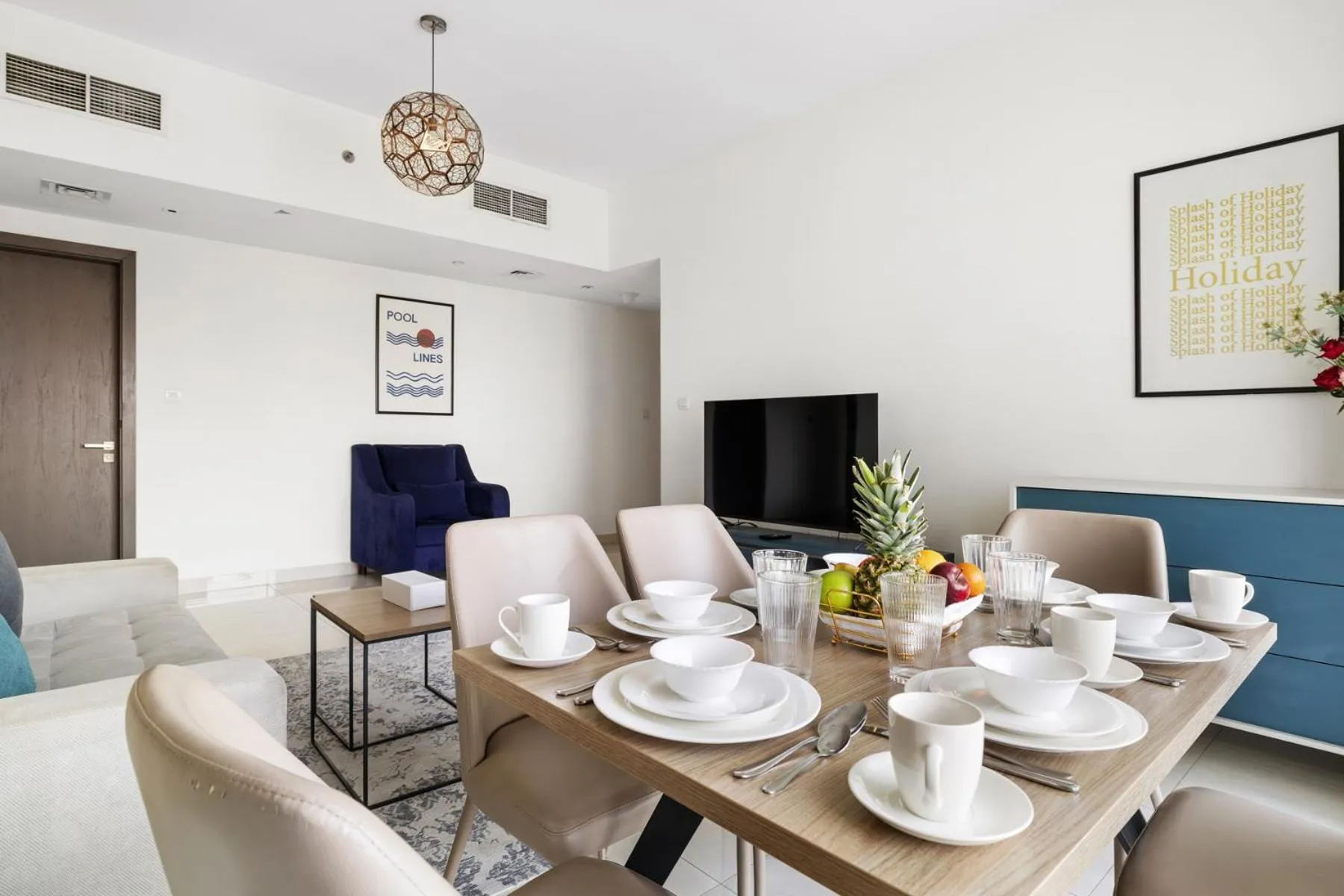 Dining area in Unlock Metropolis Business Bay