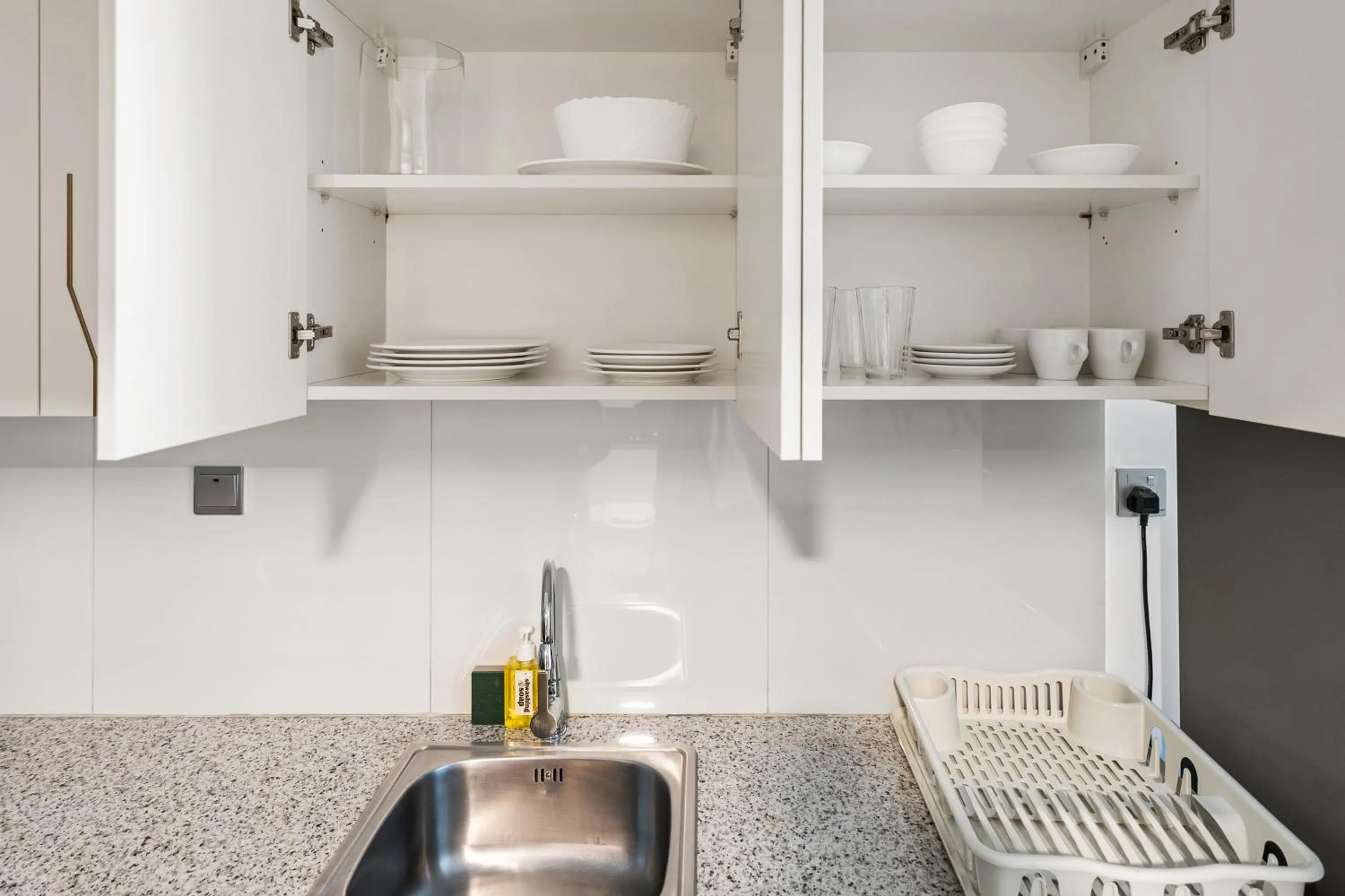 Kitchen or kitchenette in Unlock Waters Edge