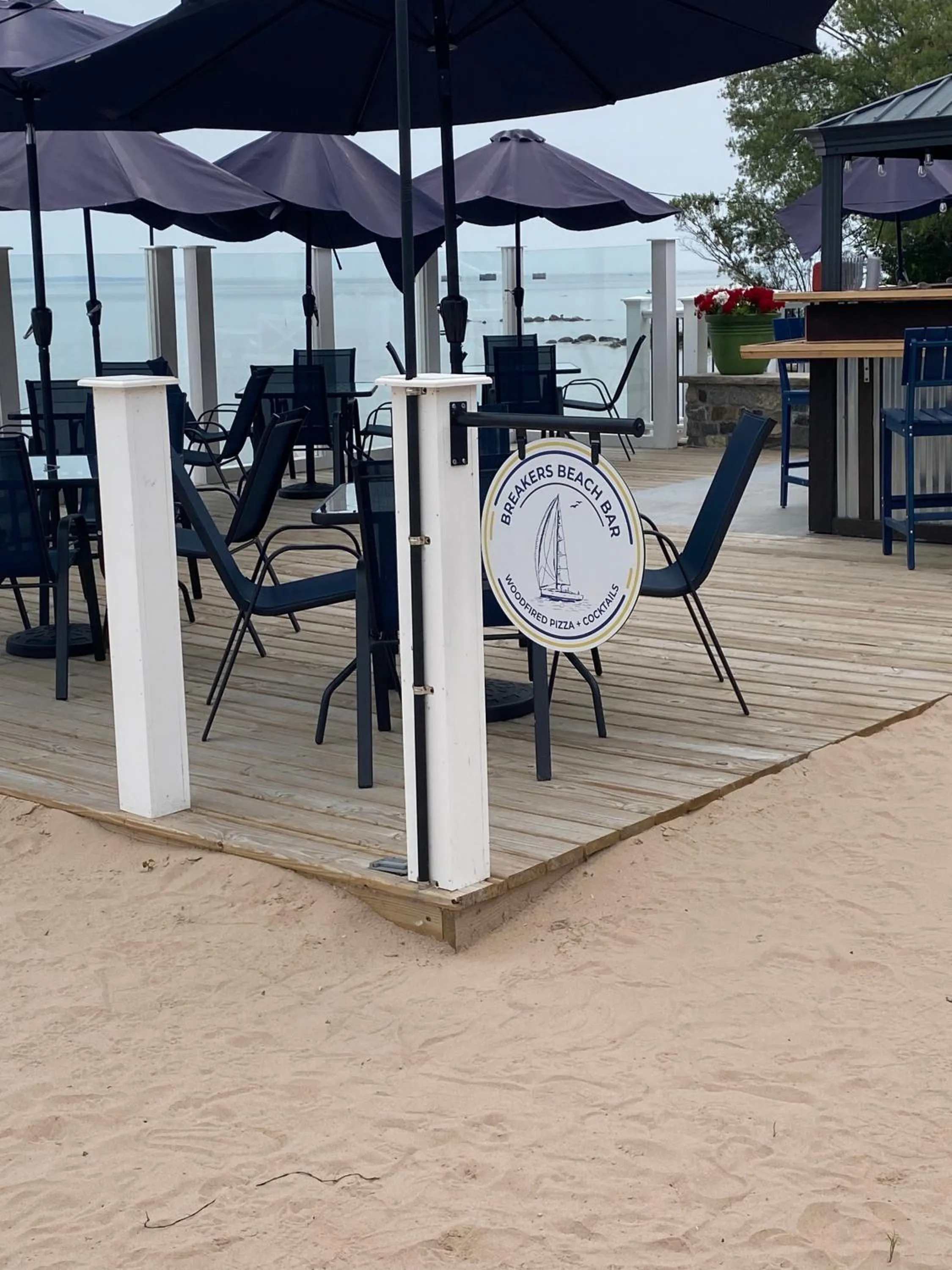 Breakers Resort - Lakeside