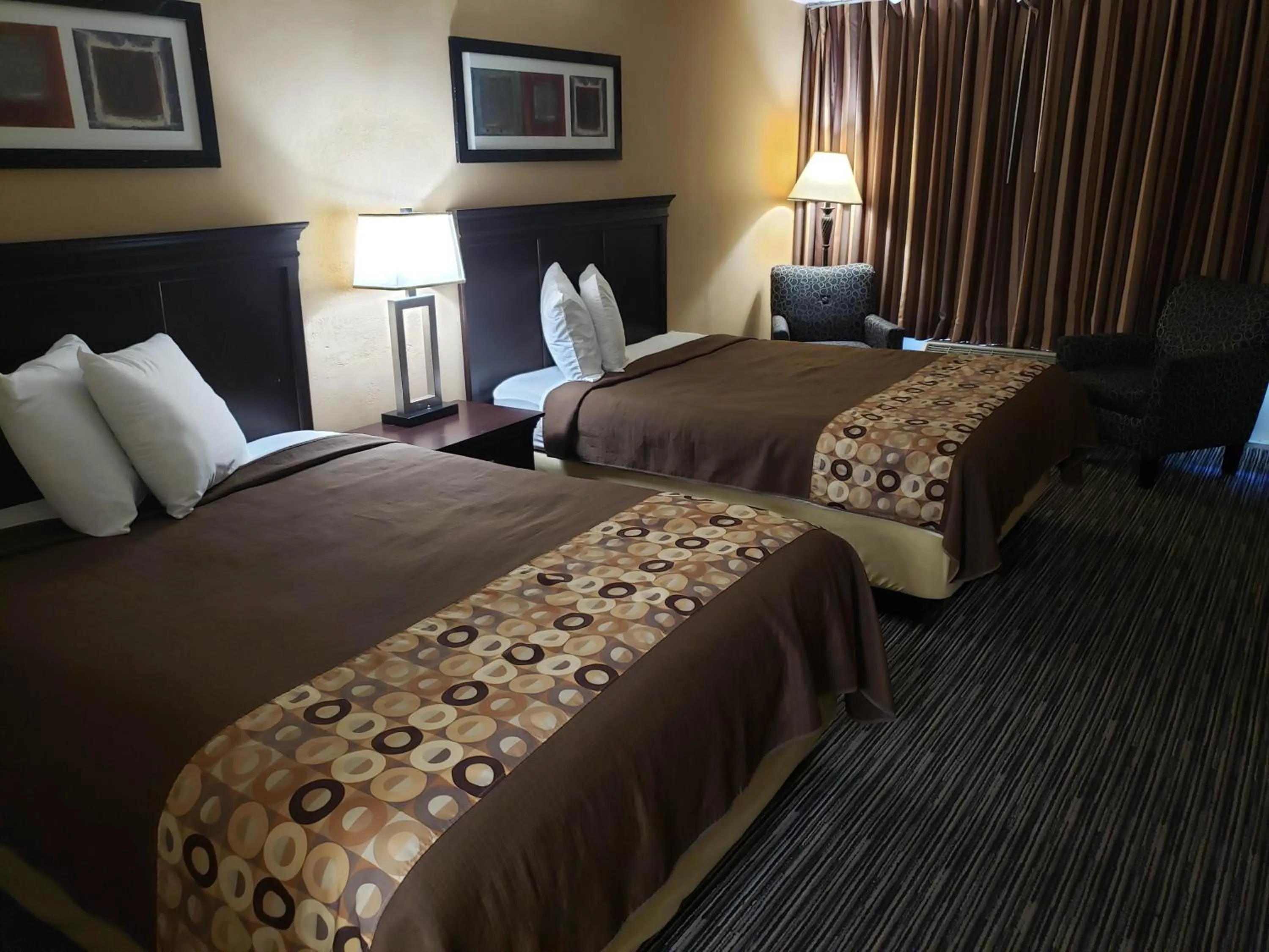 Bed in Florence Express Inn