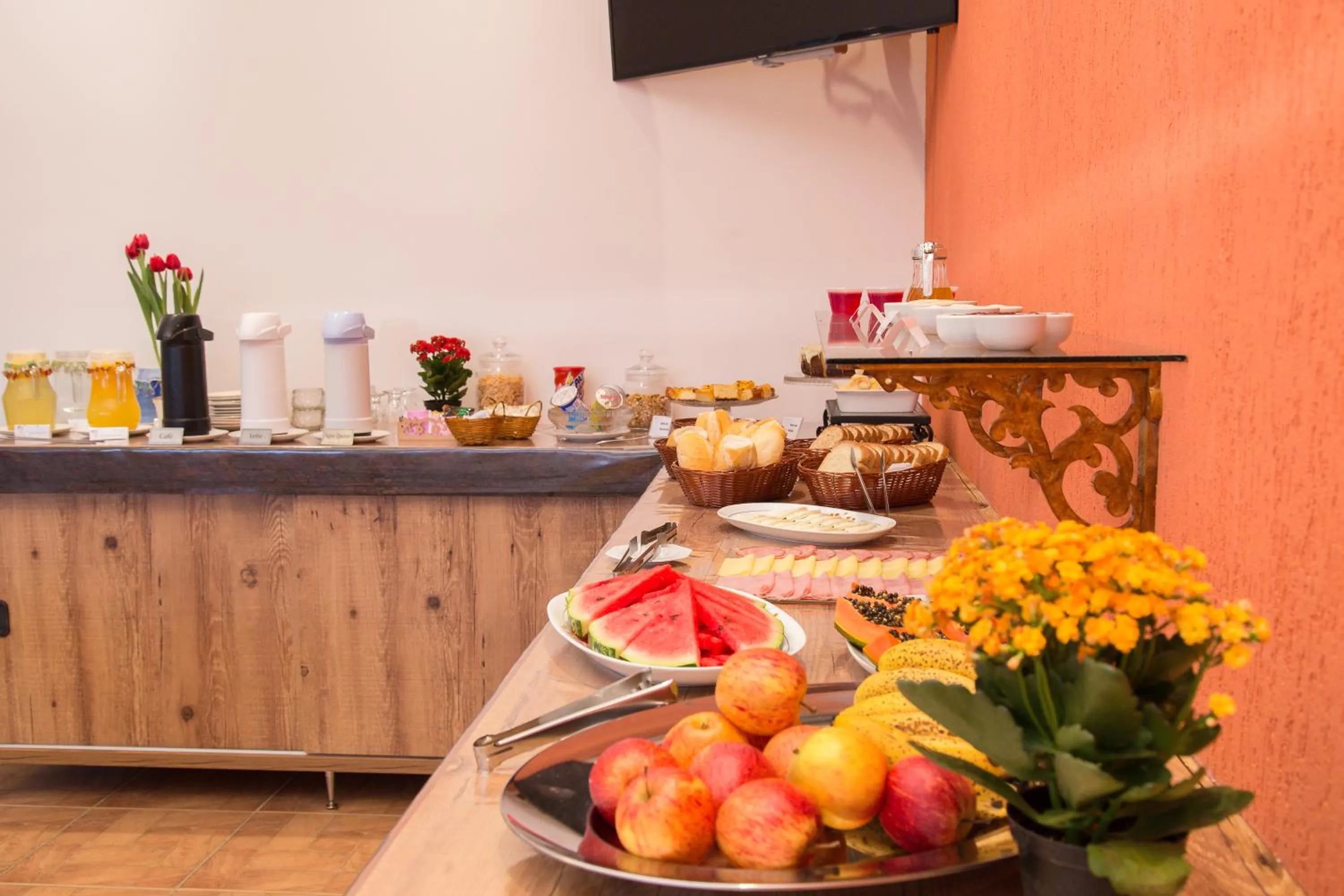 Food and drinks in Pousada Recanto Feliz