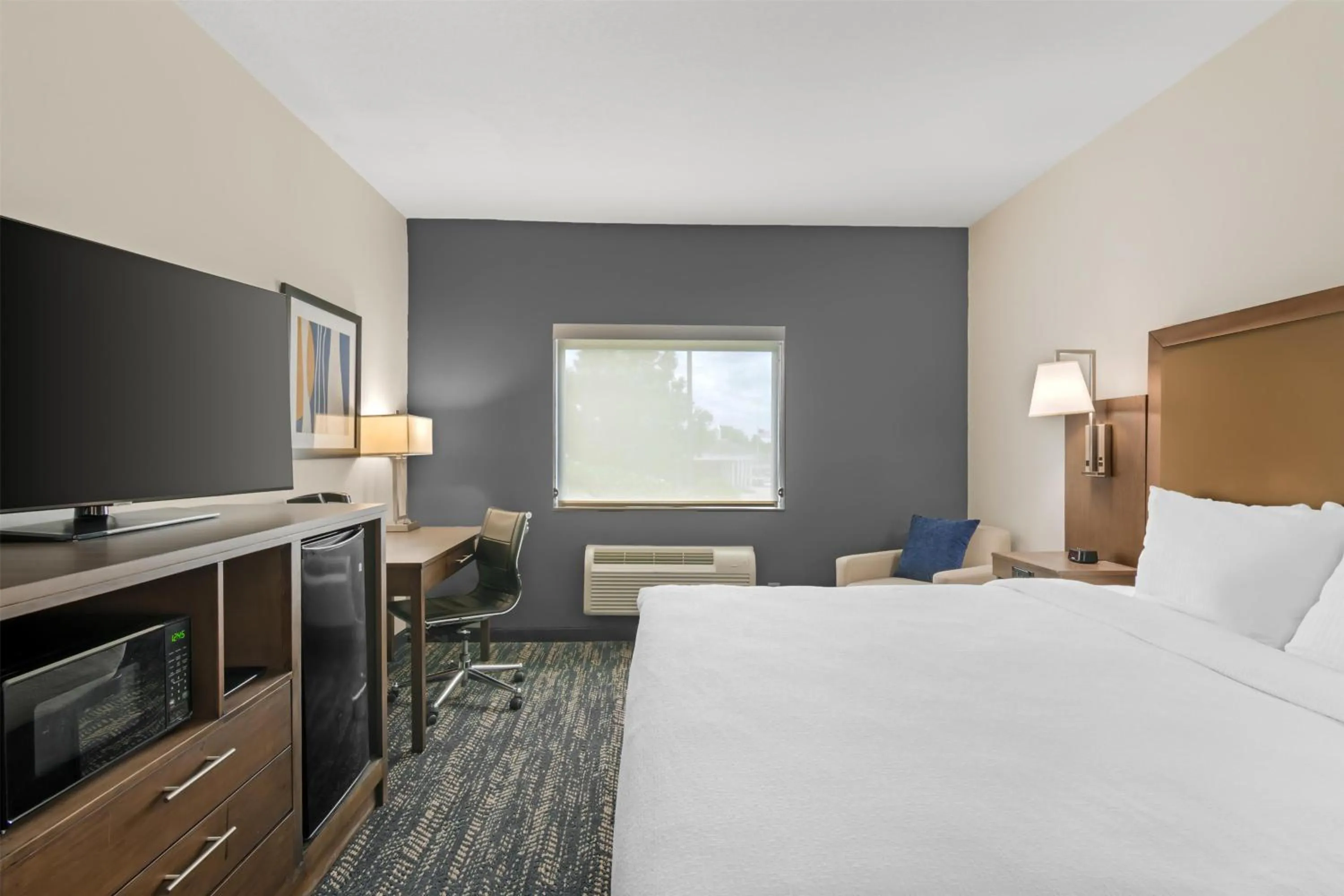 Bedroom, Bed in Best Western Plus Washington Hotel