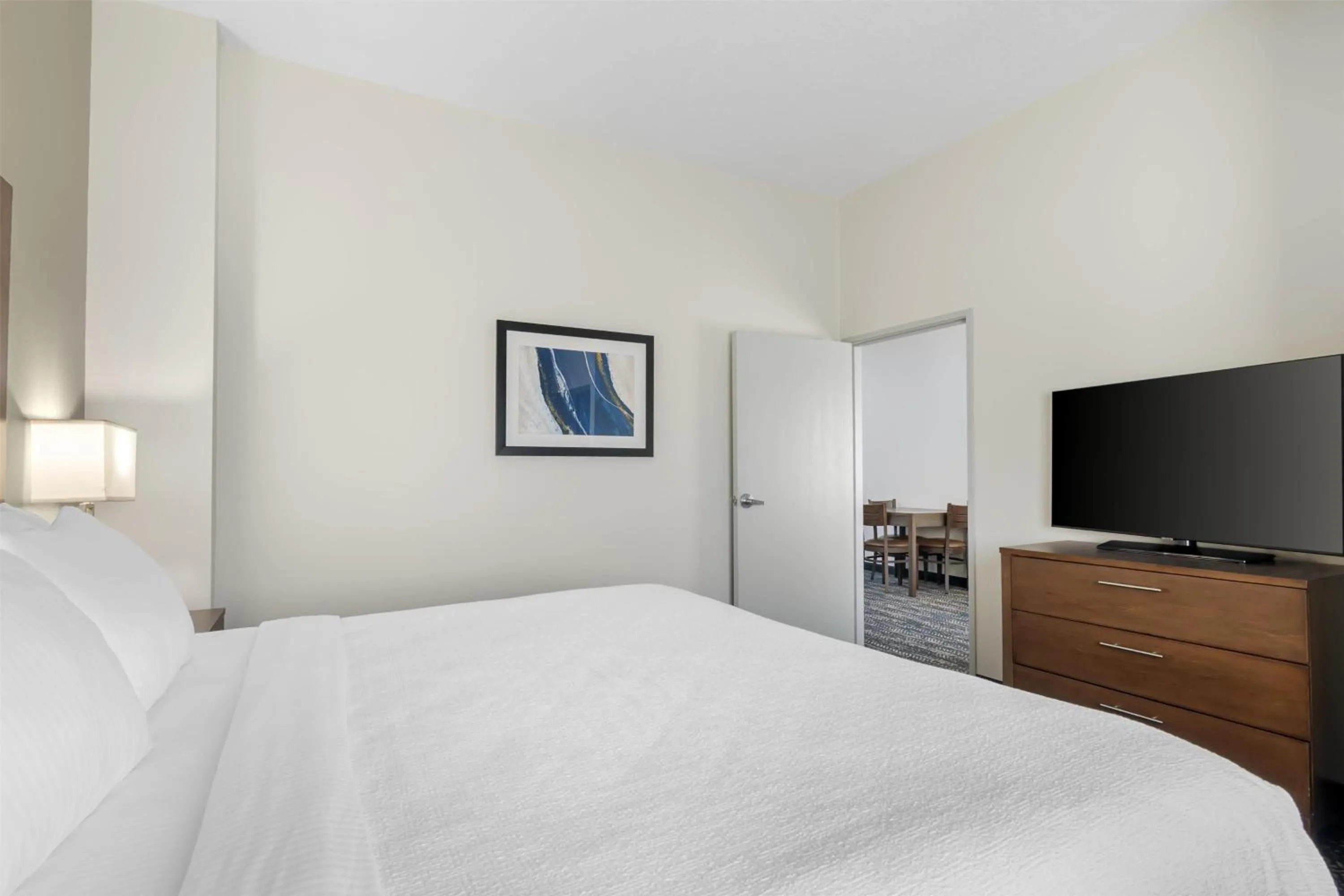 Photo of the whole room, Bed in Best Western Plus Washington Hotel